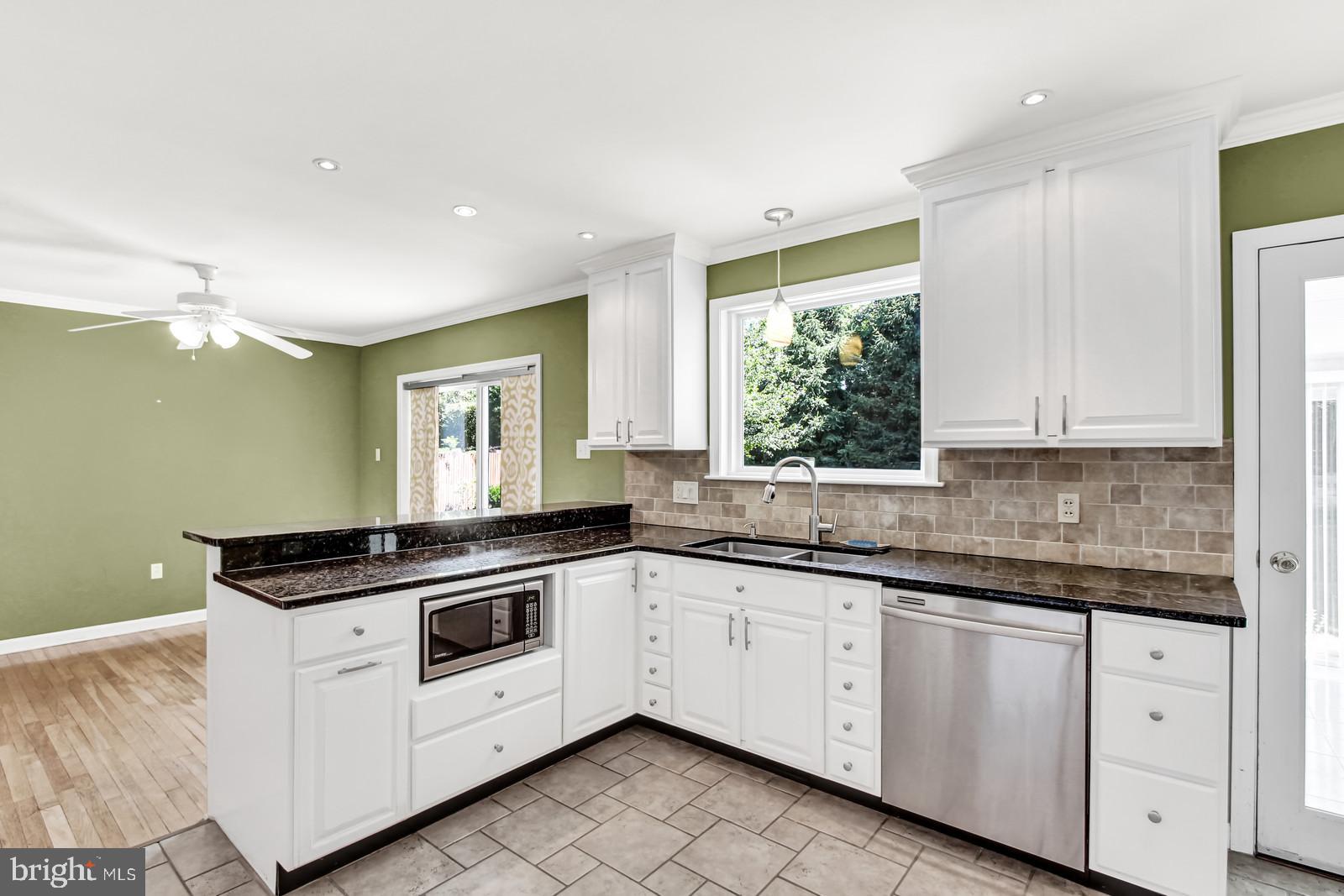SCHOOL LANE HILLS - Residential