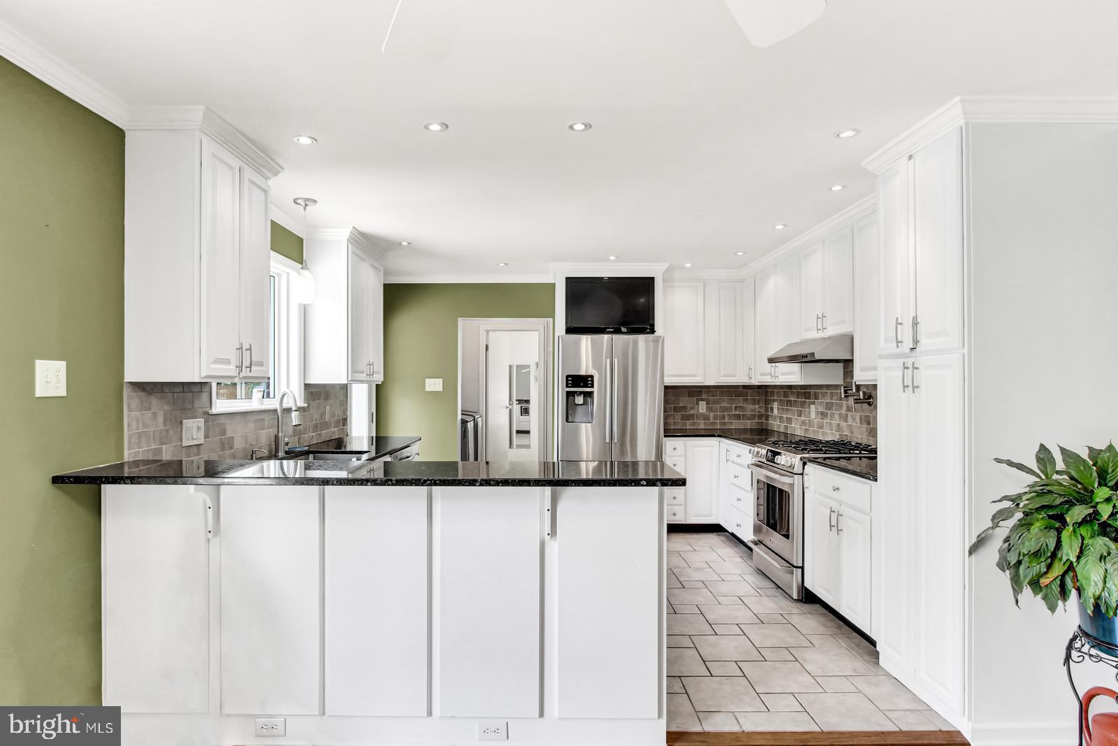 SCHOOL LANE HILLS - Residential