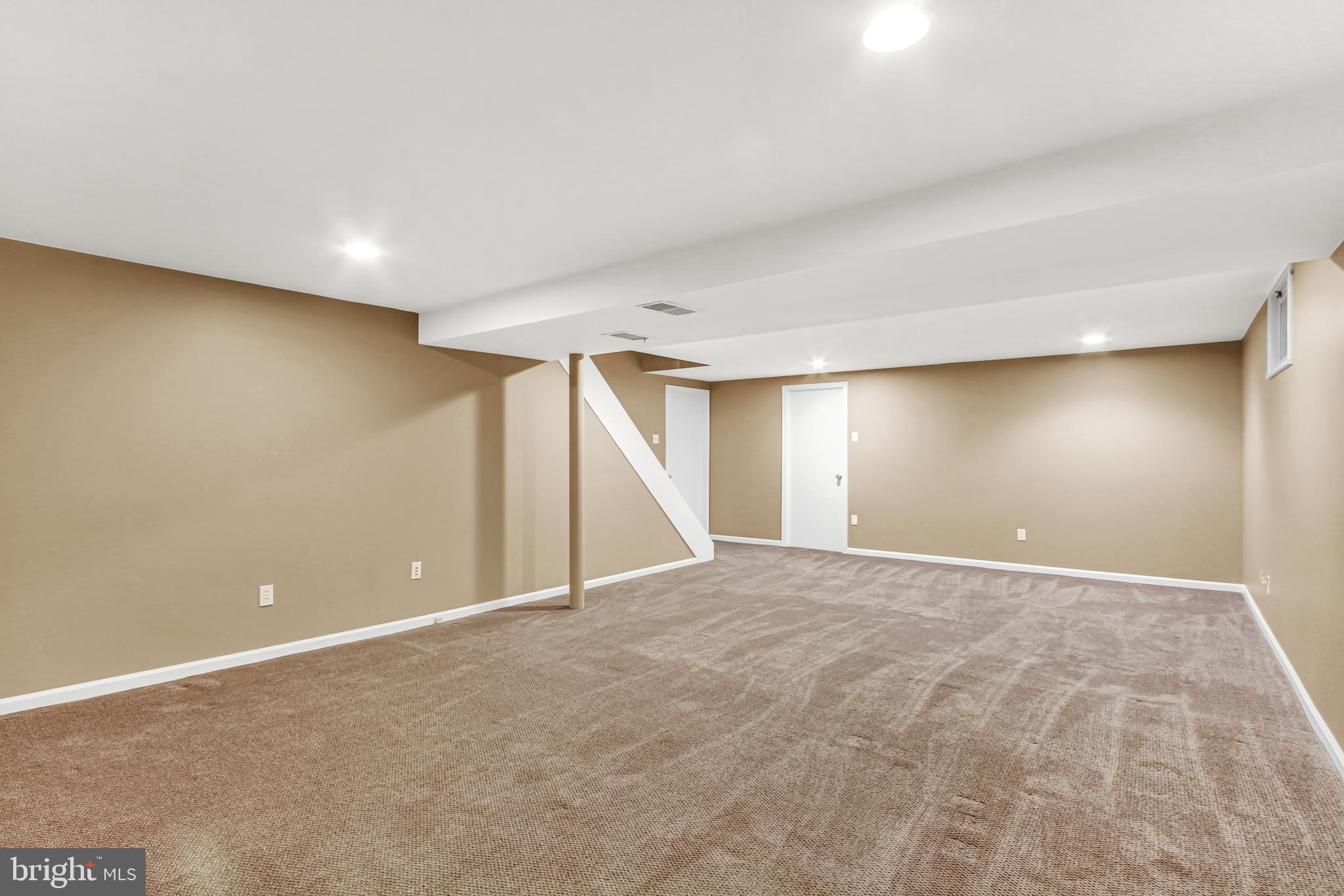 SCHOOL LANE HILLS - Residential