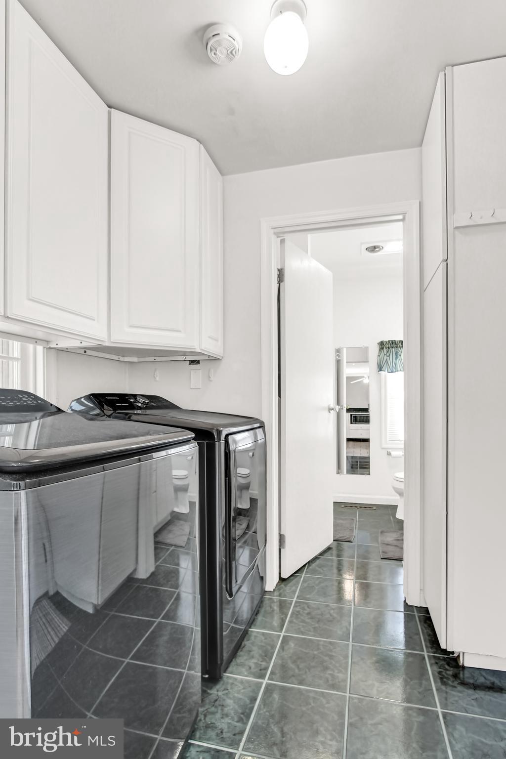 SCHOOL LANE HILLS - Residential