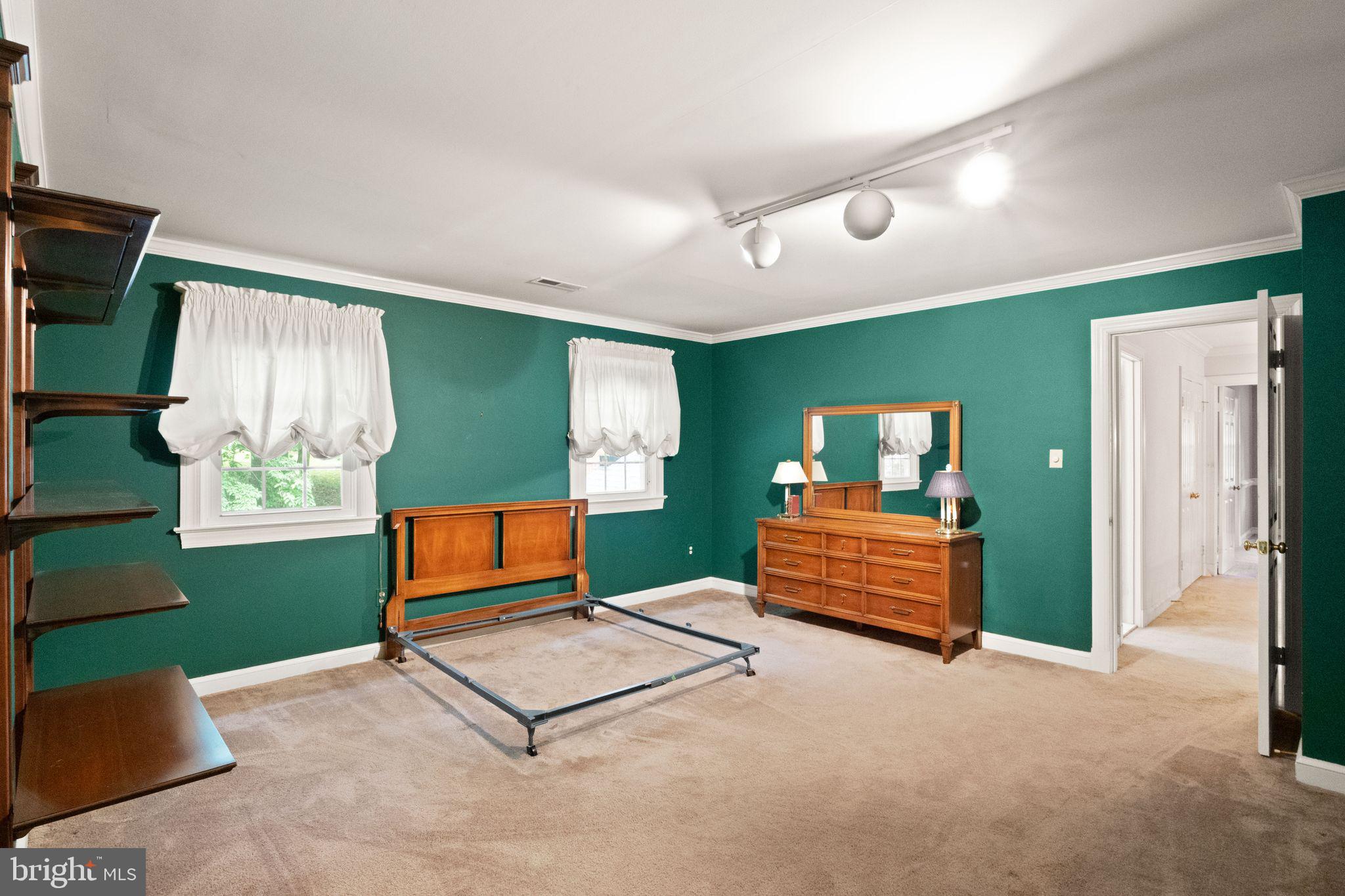 LYNN FOREST - Residential