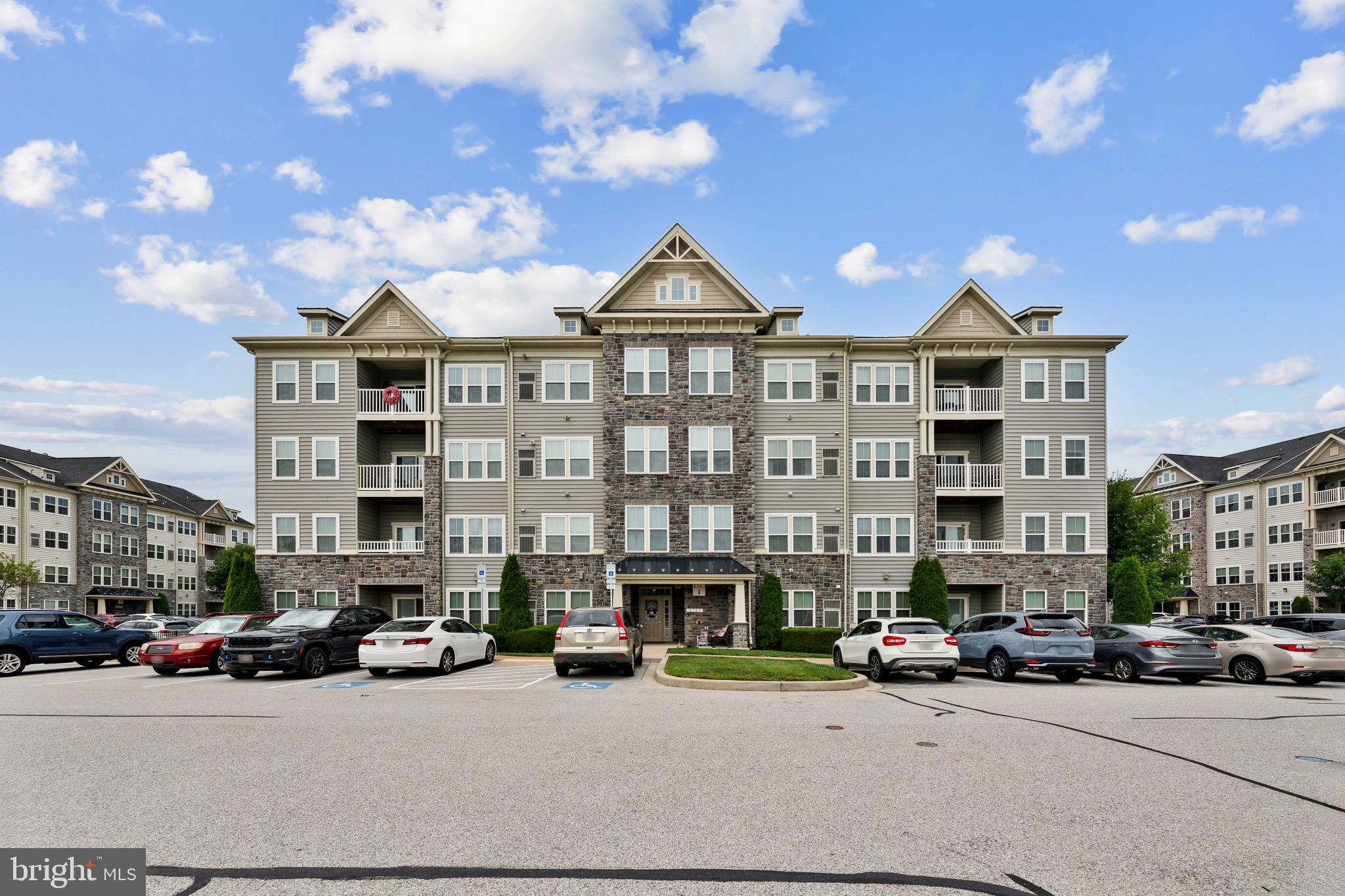 WAVERLY MEWS - Residential