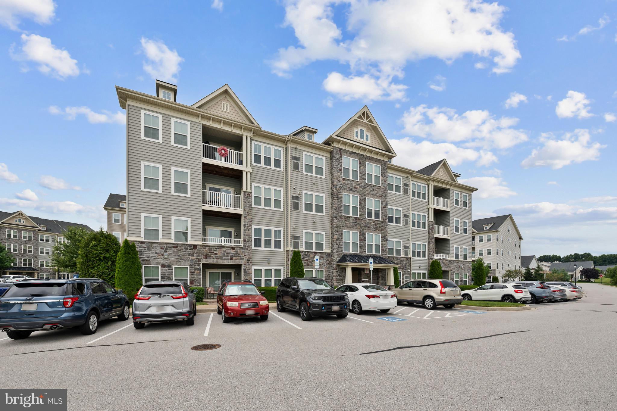 WAVERLY MEWS - Residential
