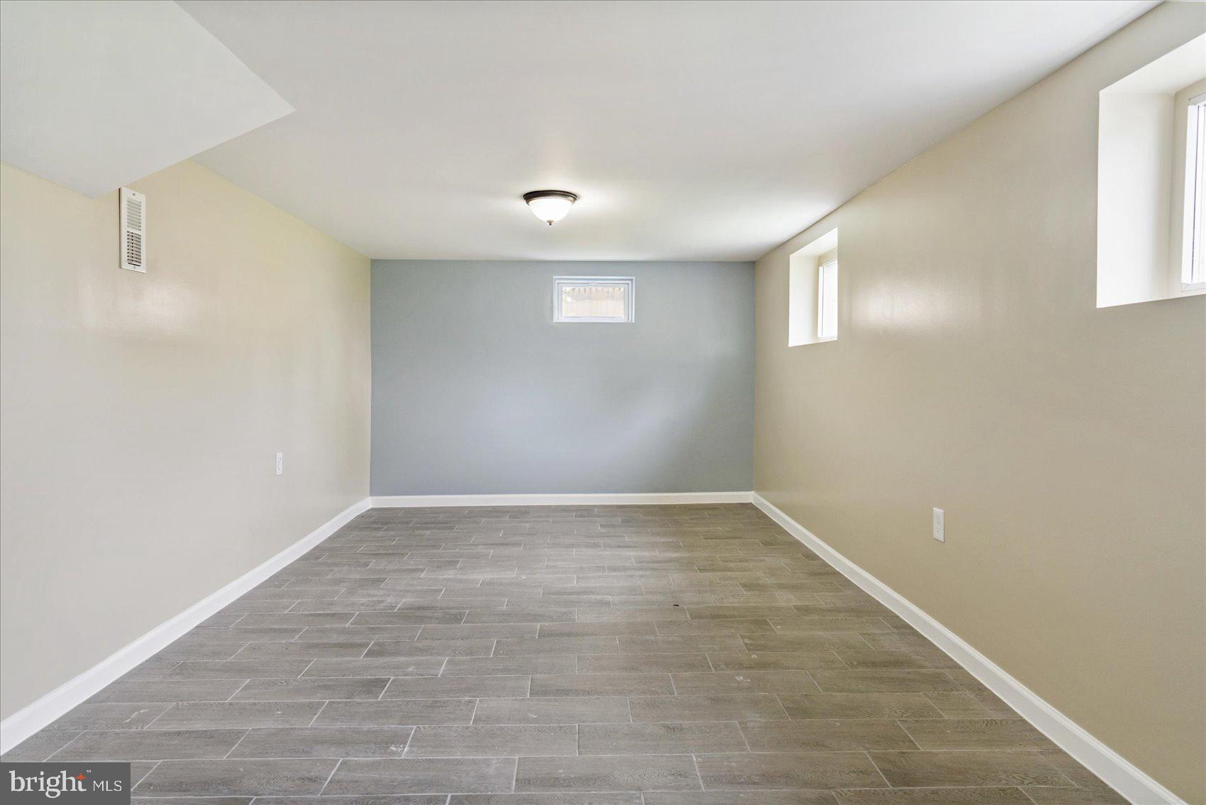 INVERNESS - Residential Lease