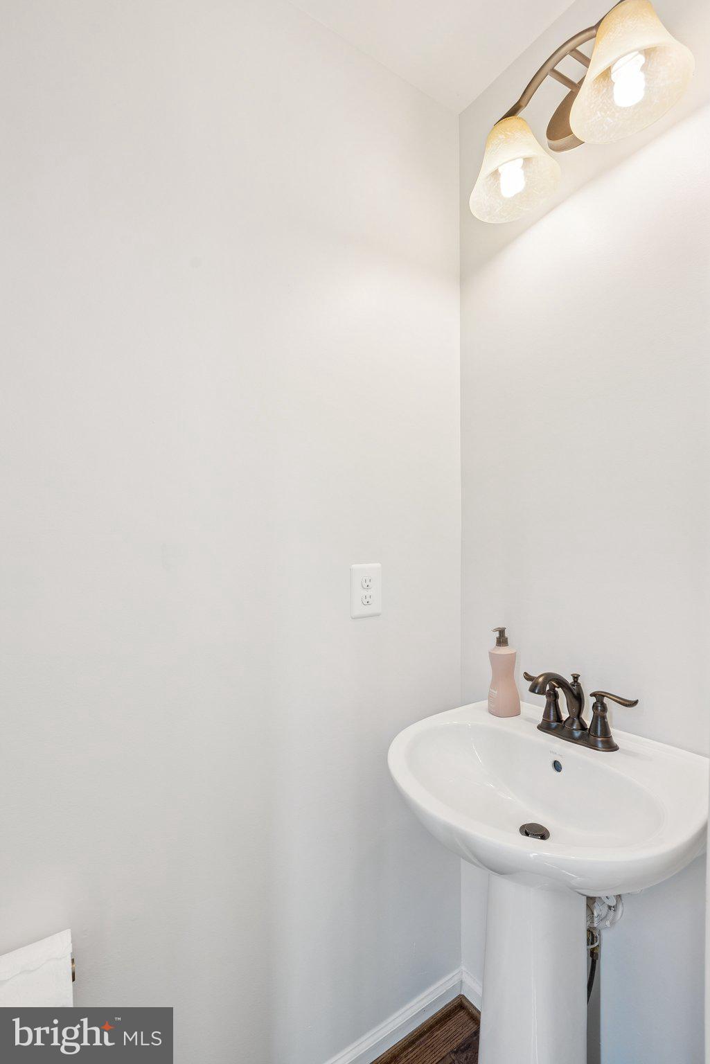 O'DONNELL SQUARE - Residential Lease