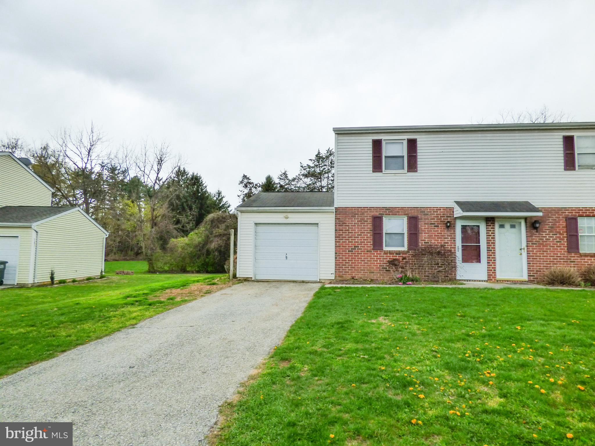 PINEVIEW CONDOS - Residential