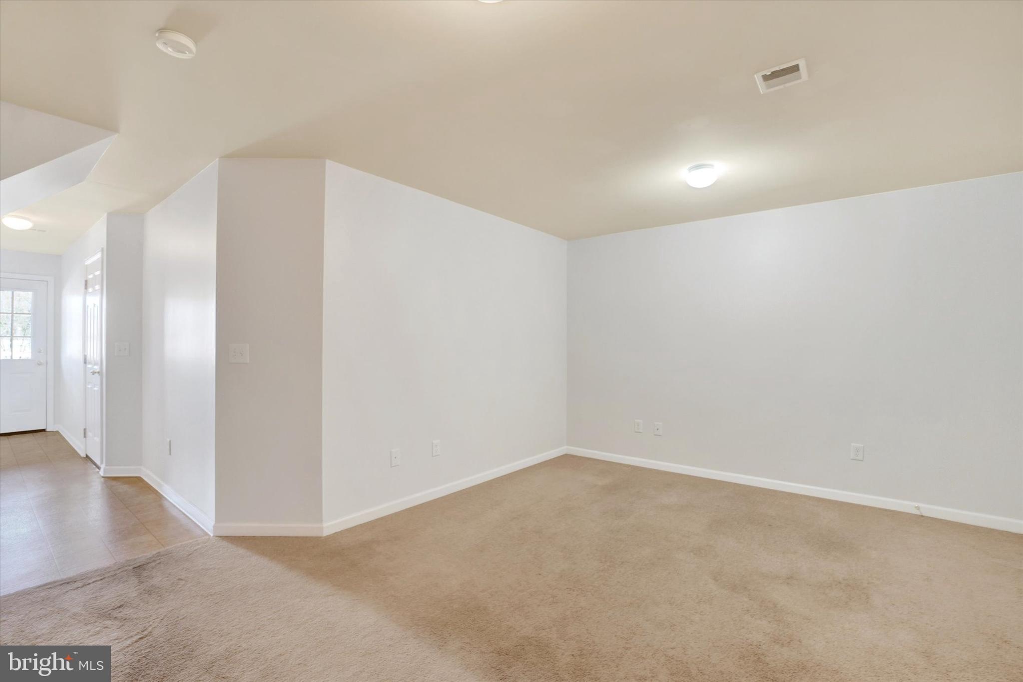 HUNT CLUB CONDOS - Residential
