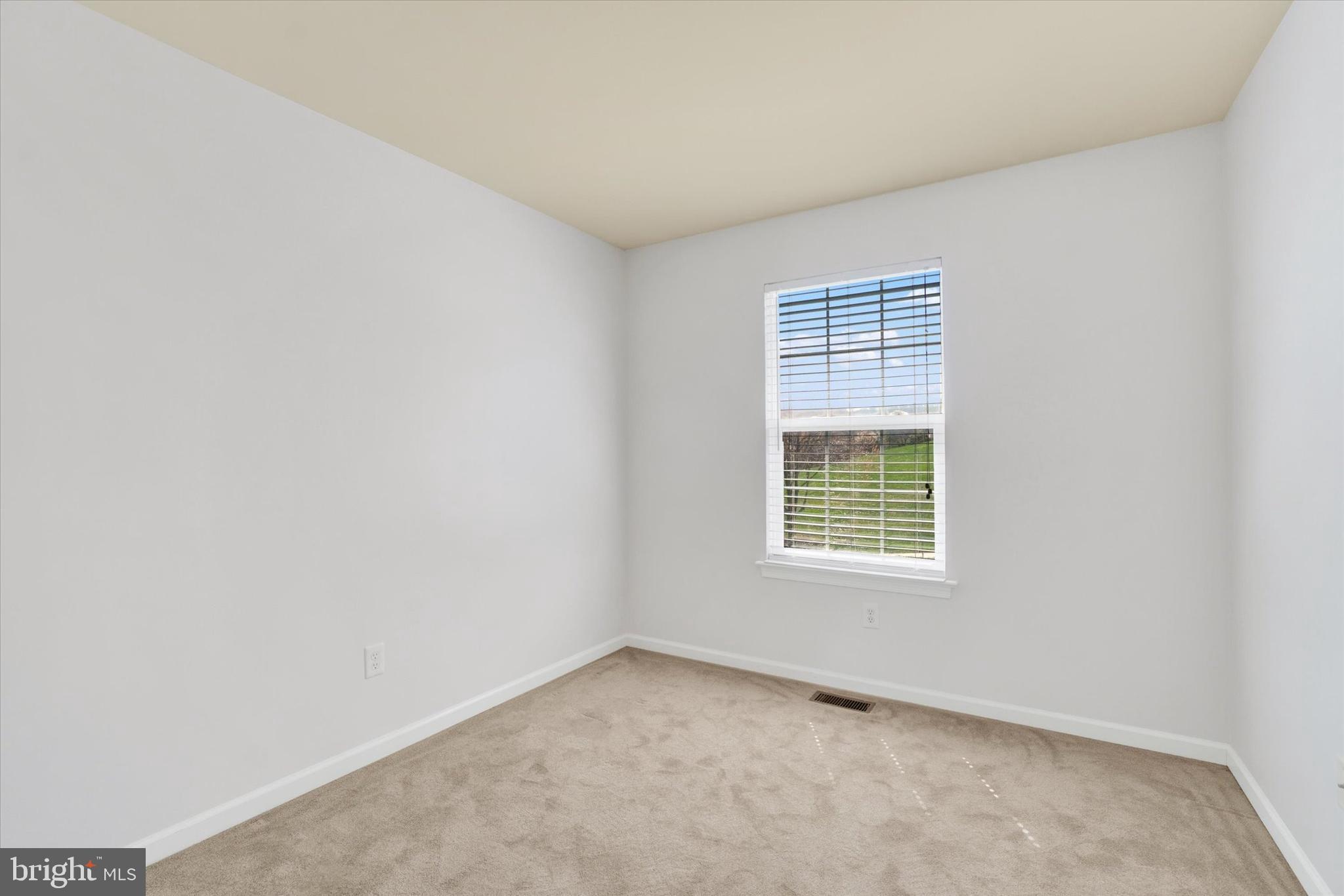 HUNT CLUB CONDOS - Residential