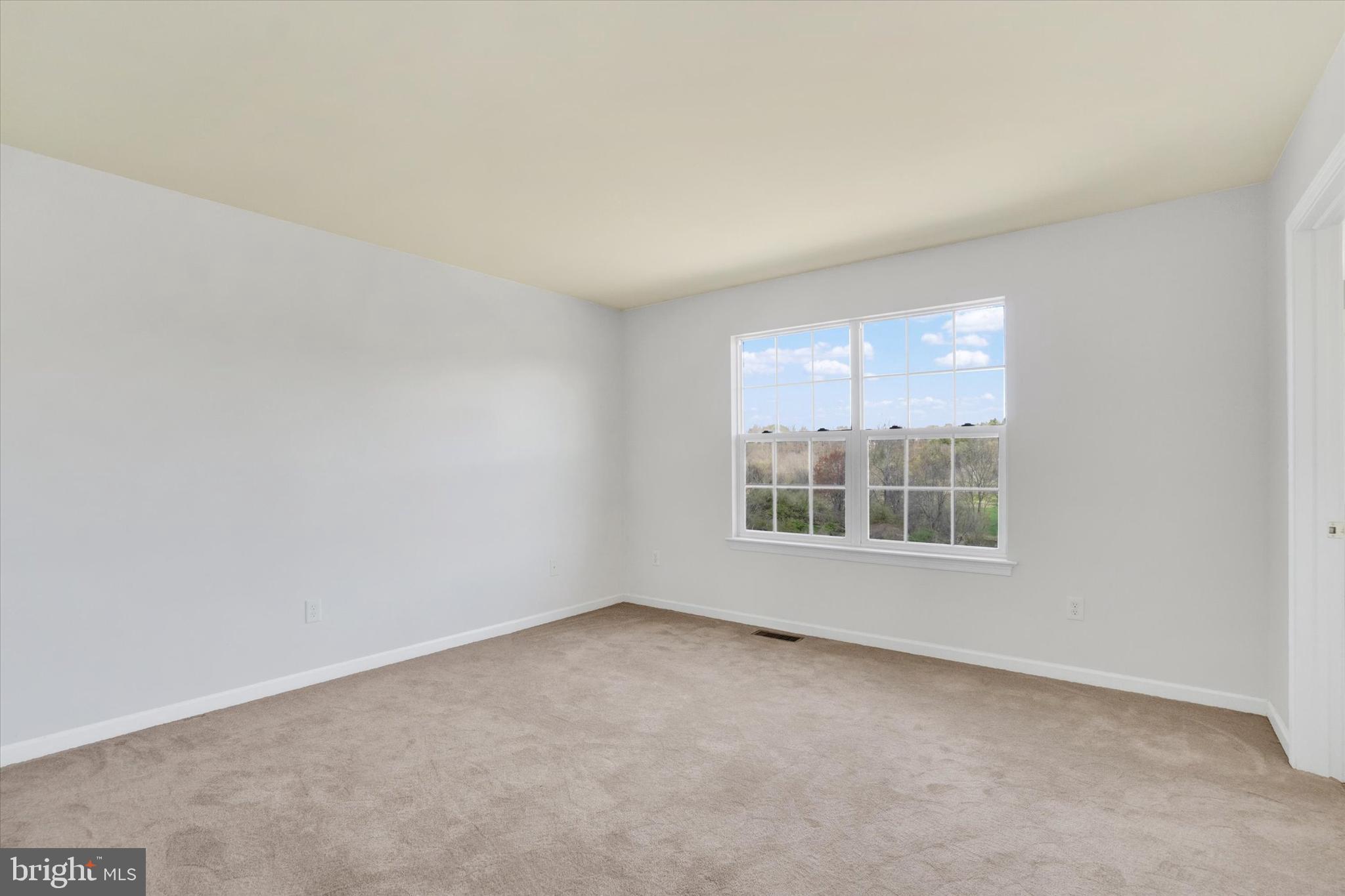 HUNT CLUB CONDOS - Residential