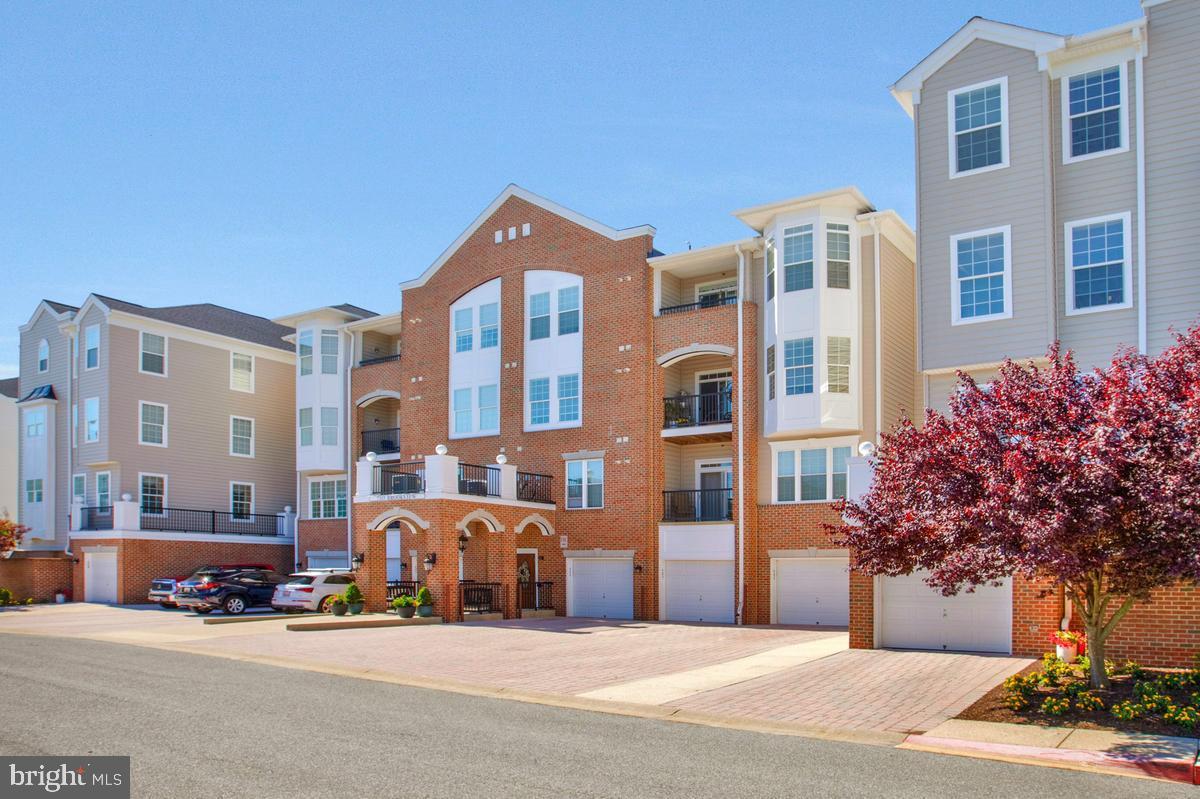 GATHERINGS AT LYNDWOOD - Residential