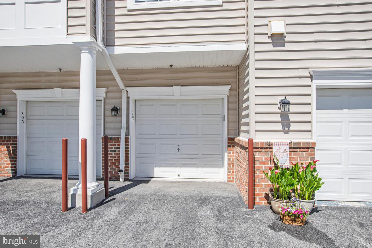 GATHERINGS AT LYNDWOOD - Residential