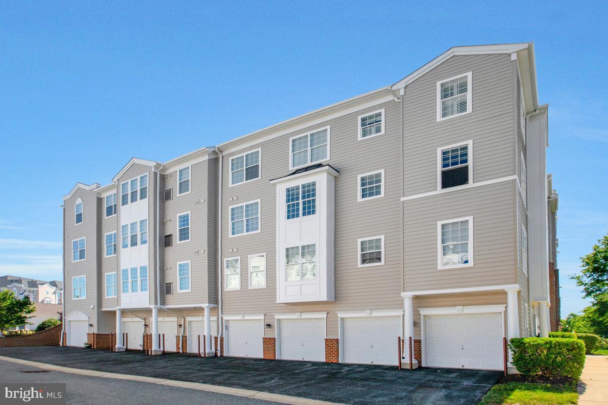 GATHERINGS AT LYNDWOOD - Residential