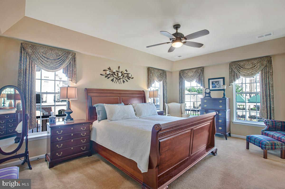GATHERINGS AT LYNDWOOD - Residential