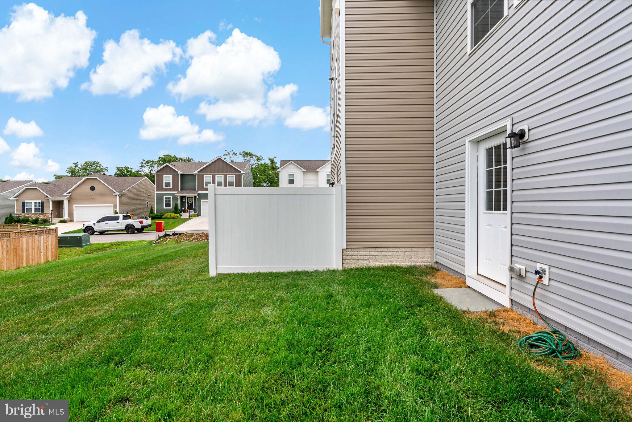 OVERLOOK AT RIVERSIDE TOWNHOMES - Residential