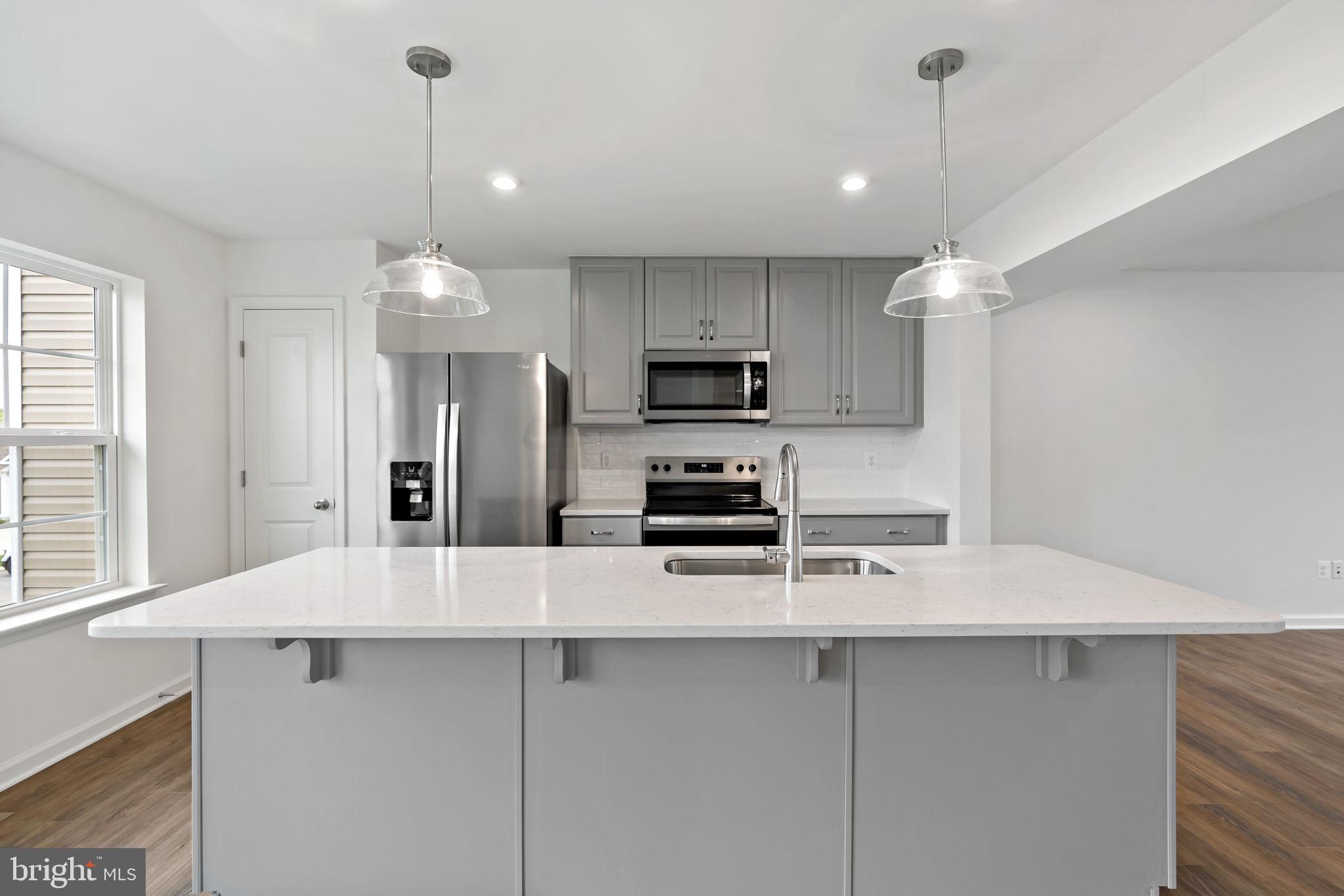 OVERLOOK AT RIVERSIDE TOWNHOMES - Residential