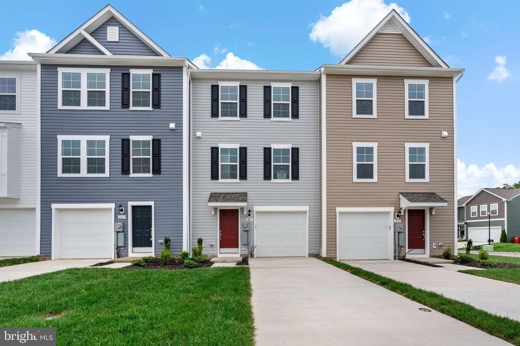 OVERLOOK AT RIVERSIDE TOWNHOMES - Residential