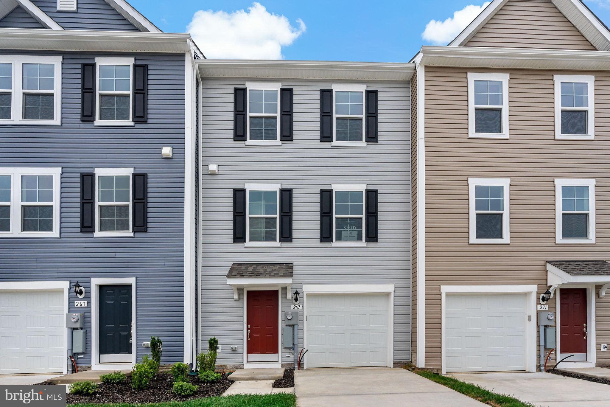 OVERLOOK AT RIVERSIDE TOWNHOMES - Residential