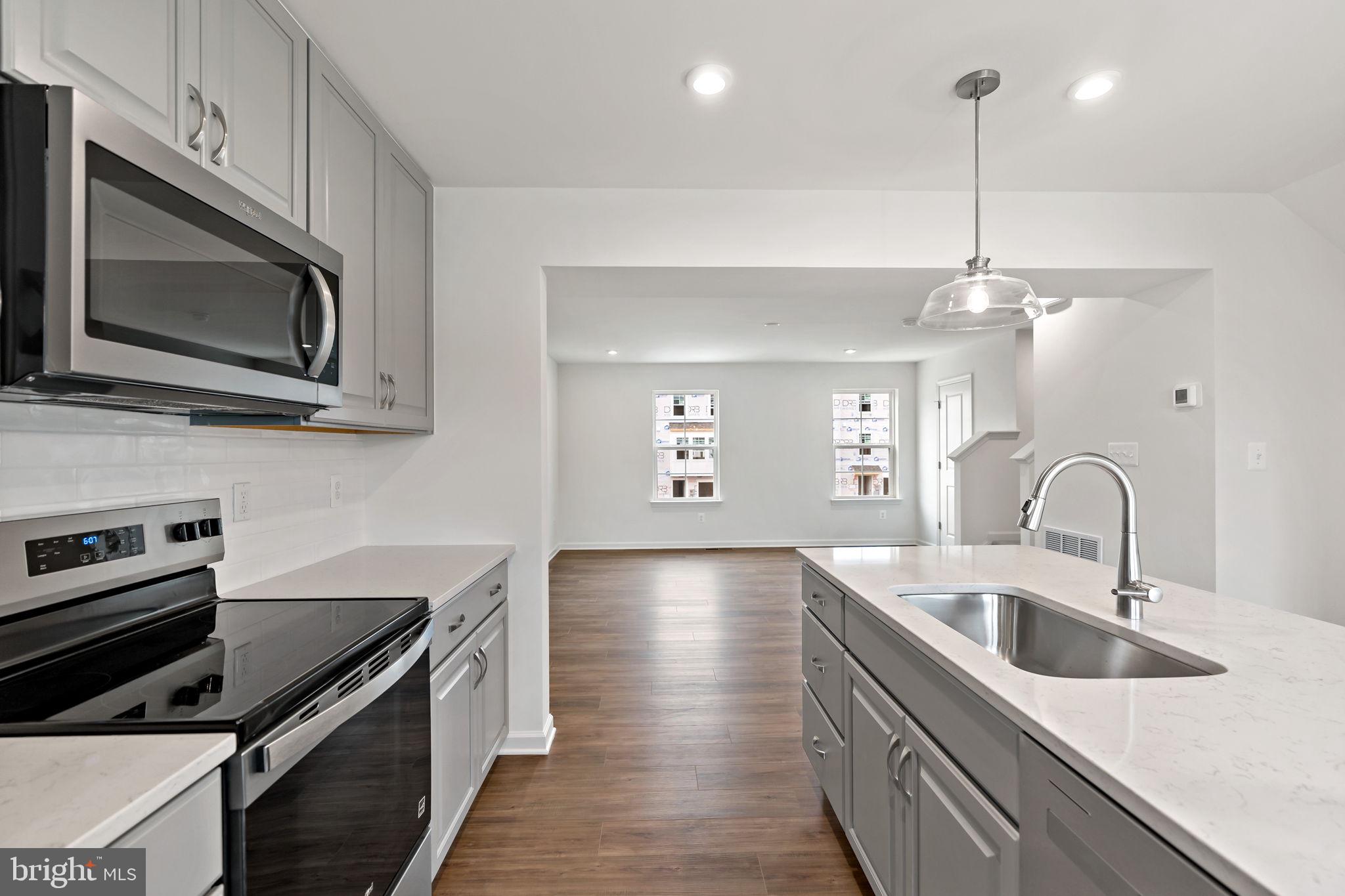 OVERLOOK AT RIVERSIDE TOWNHOMES - Residential