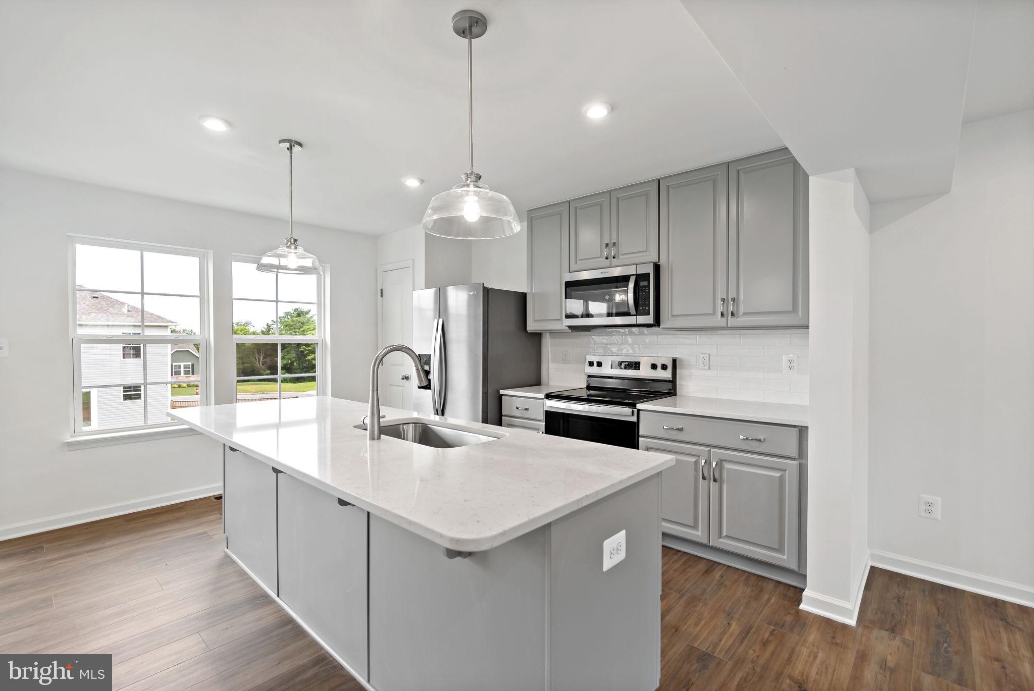 OVERLOOK AT RIVERSIDE TOWNHOMES - Residential