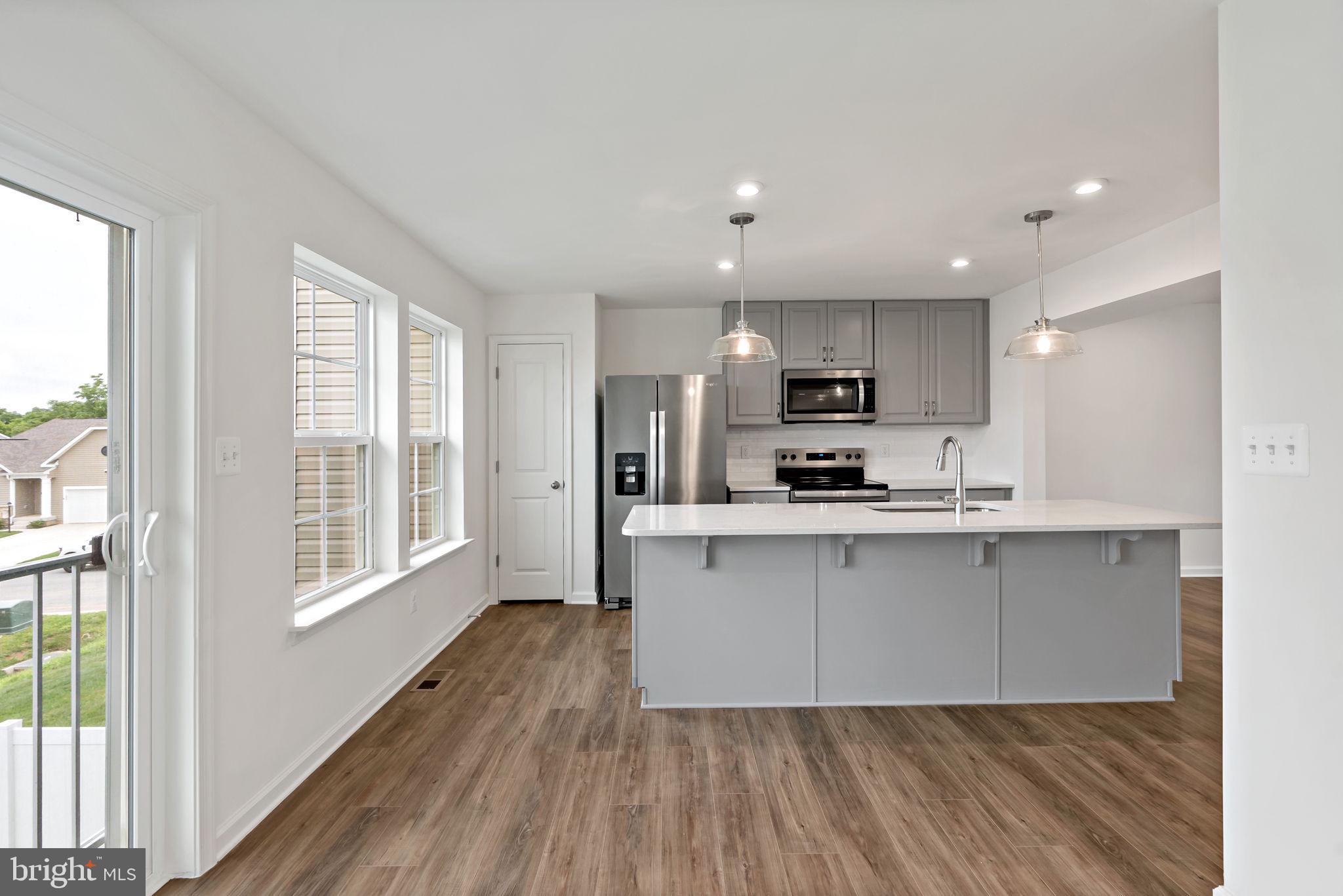 OVERLOOK AT RIVERSIDE TOWNHOMES - Residential