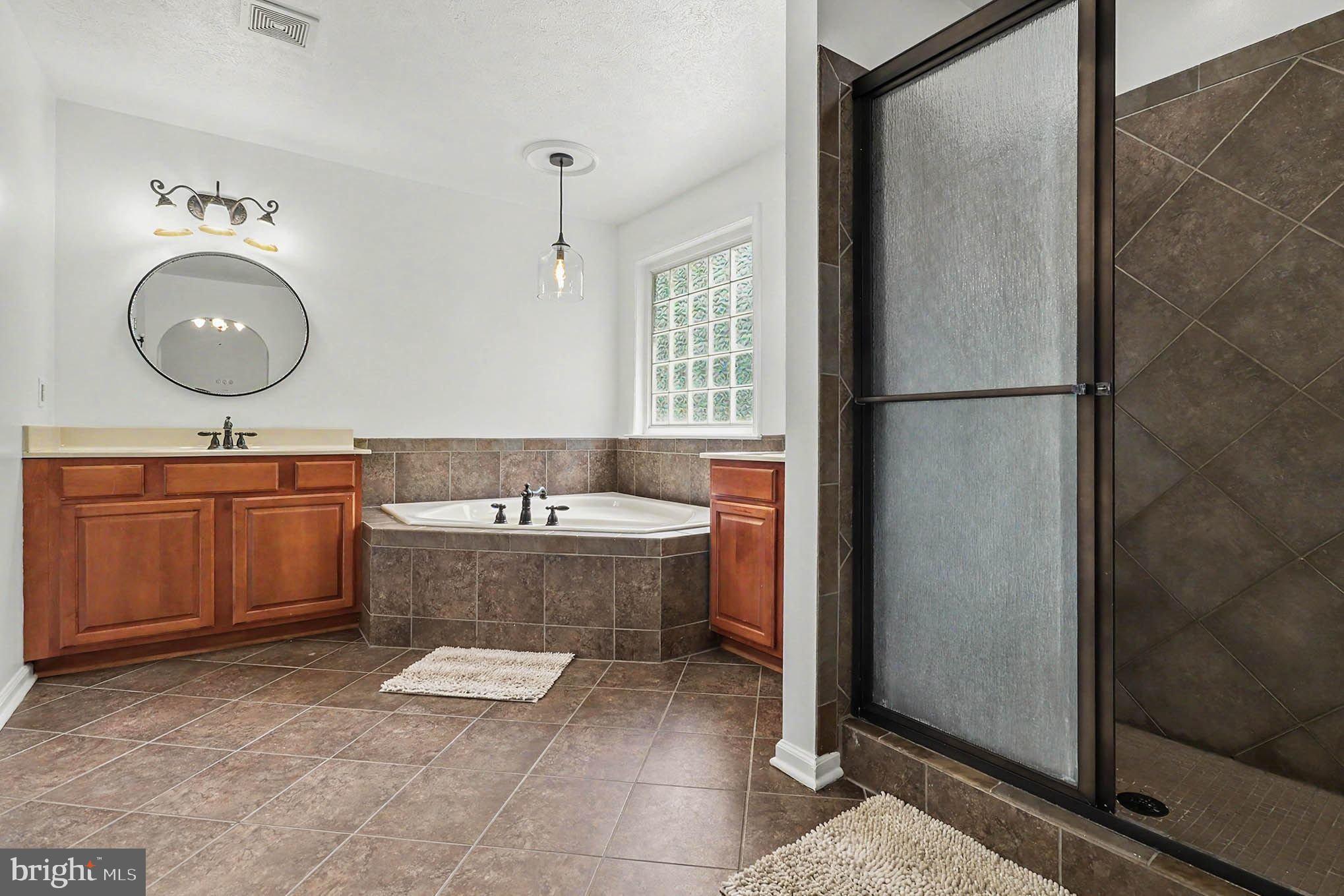 FOX CHASE - Residential