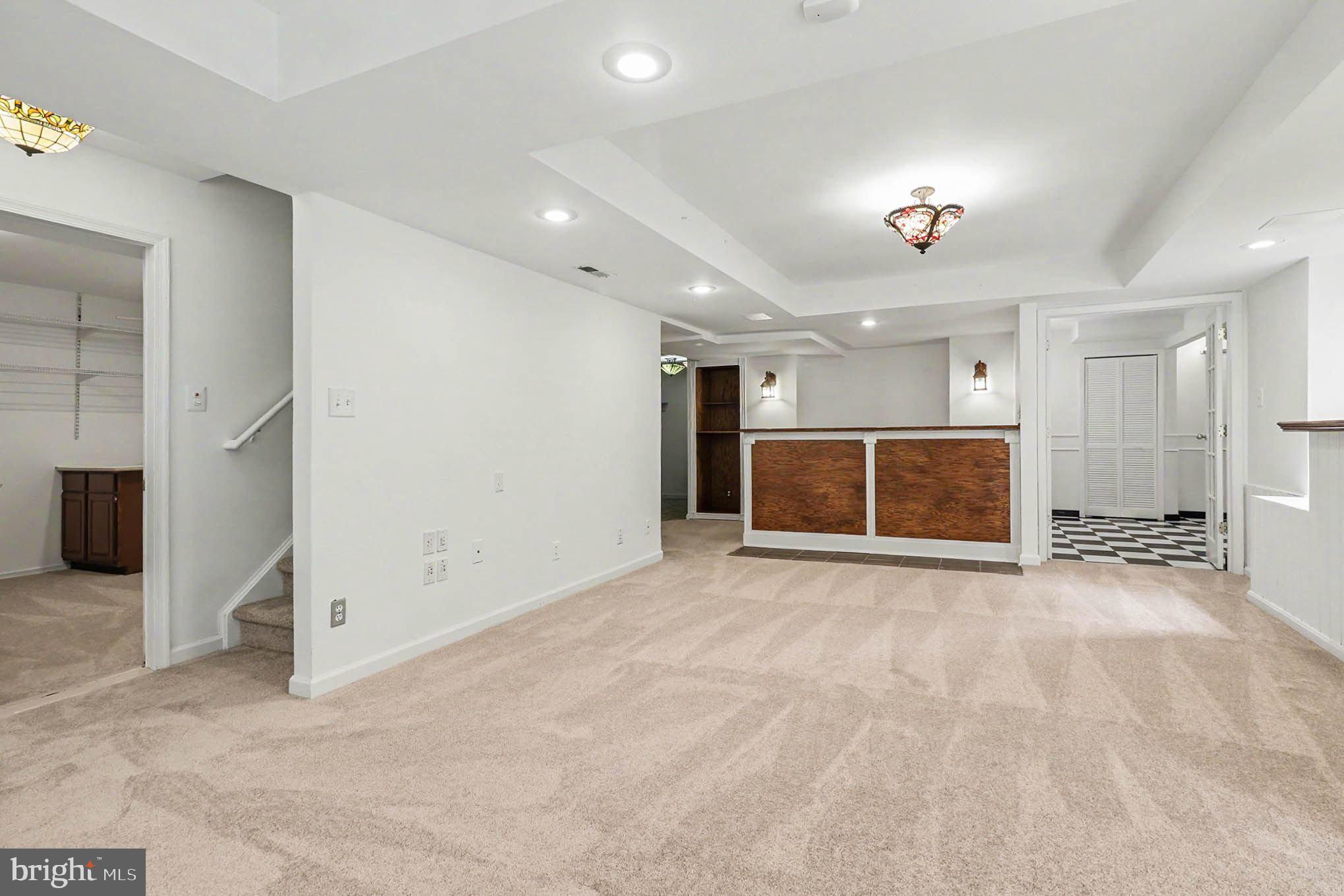 FOX CHASE - Residential