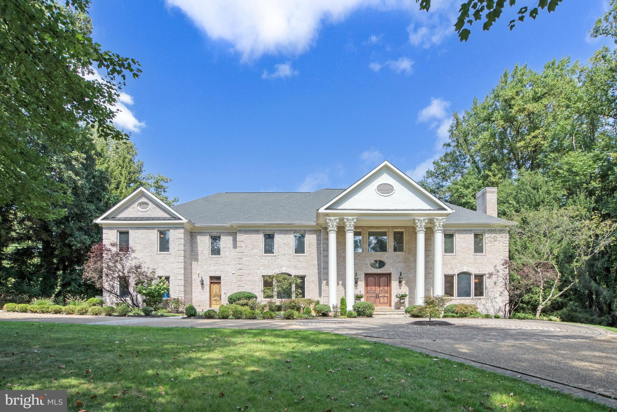 WOODSIDE ESTATES - Residential
