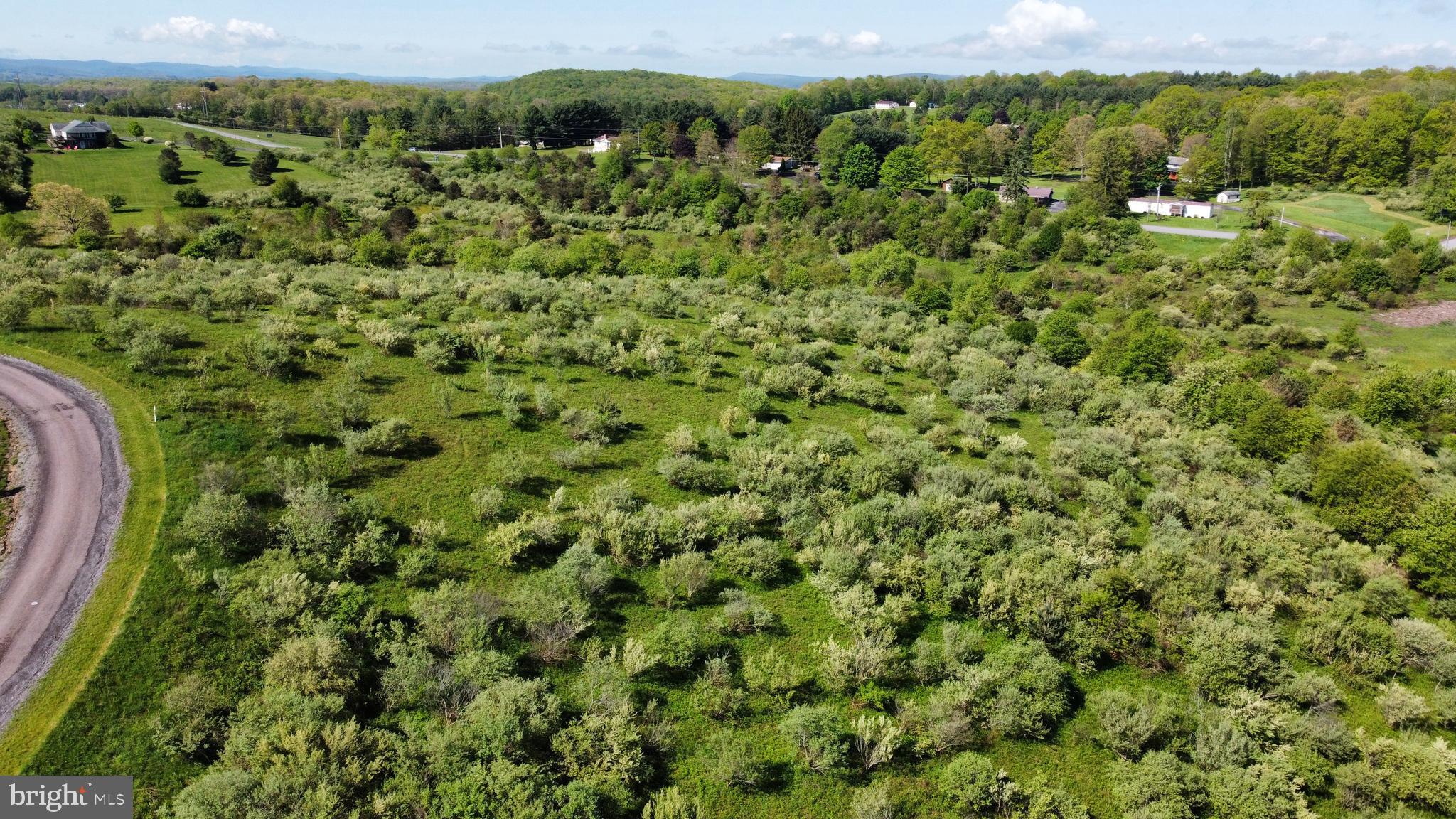 MOSS CREEK - Land