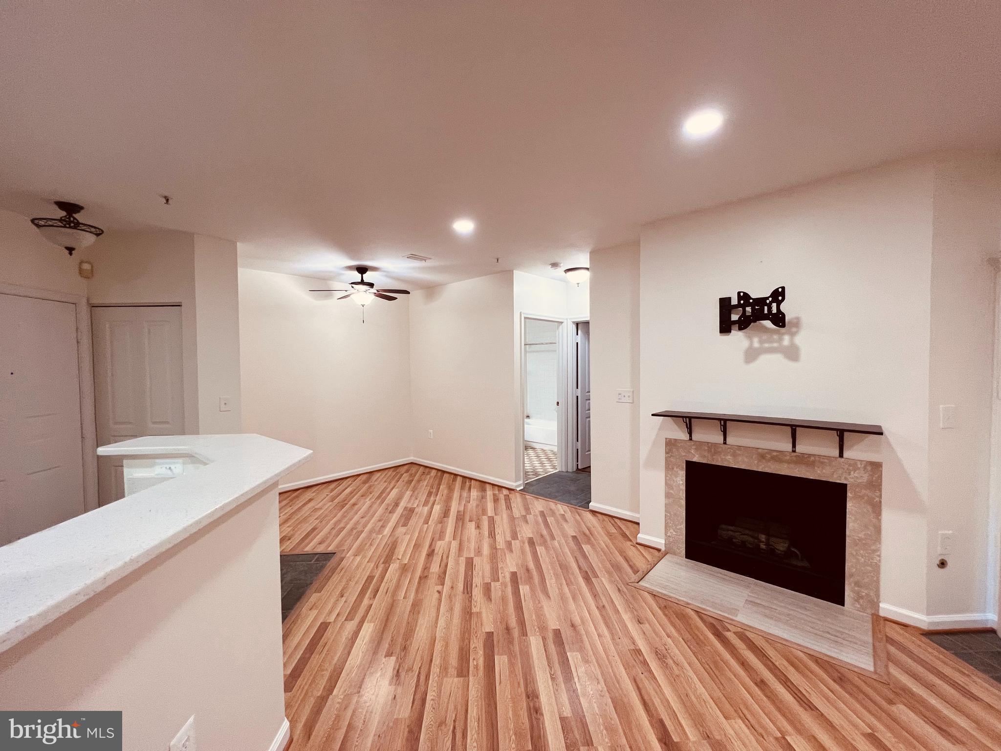 WORLDGATE CONDO - Residential