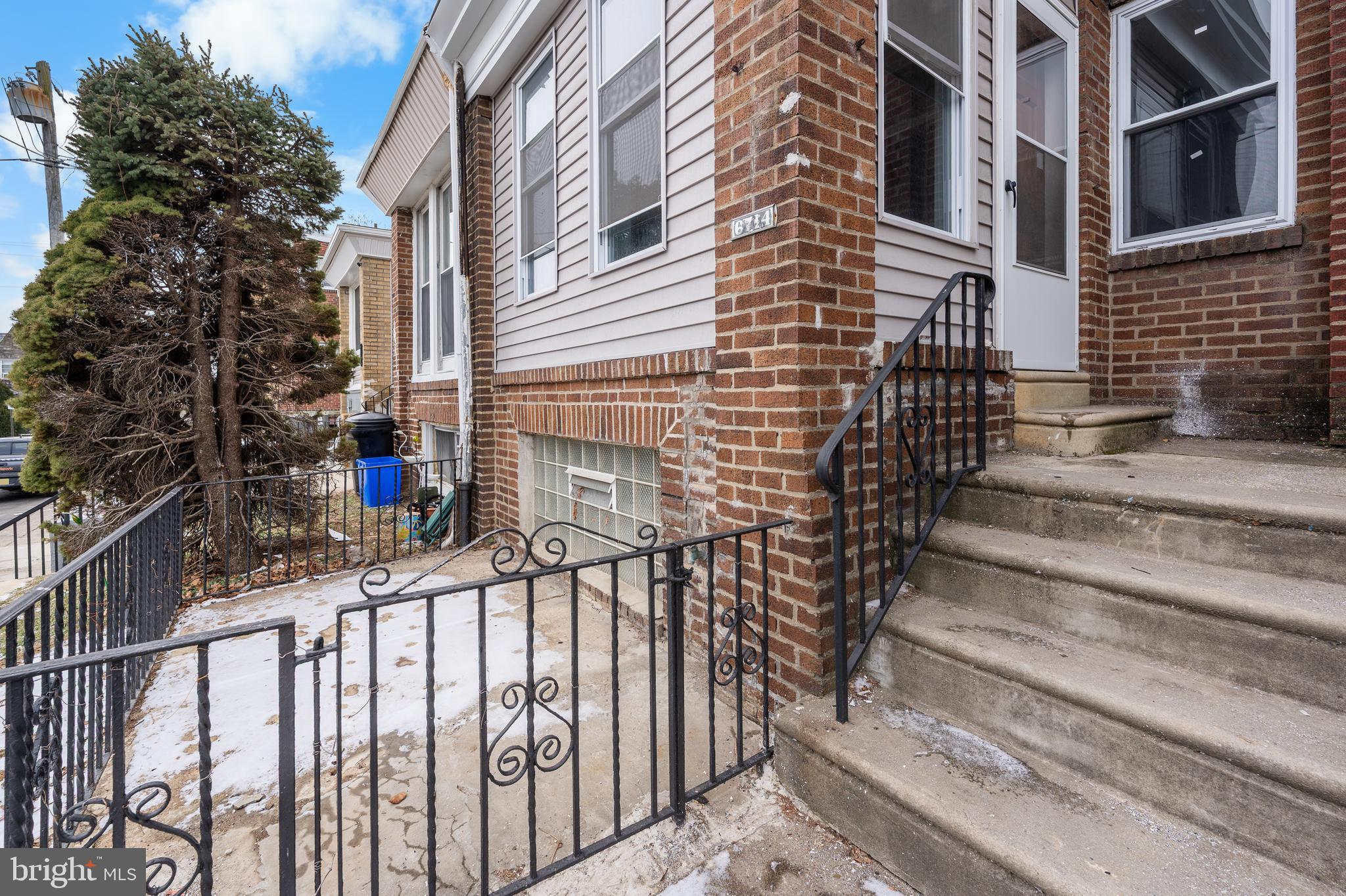 WEST OAK LANE - Residential