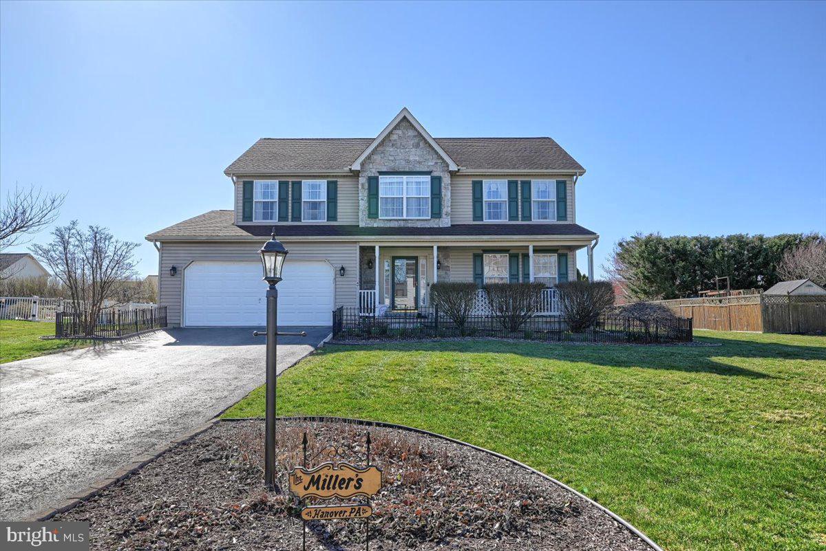 ALLWOOD MANOR - Residential