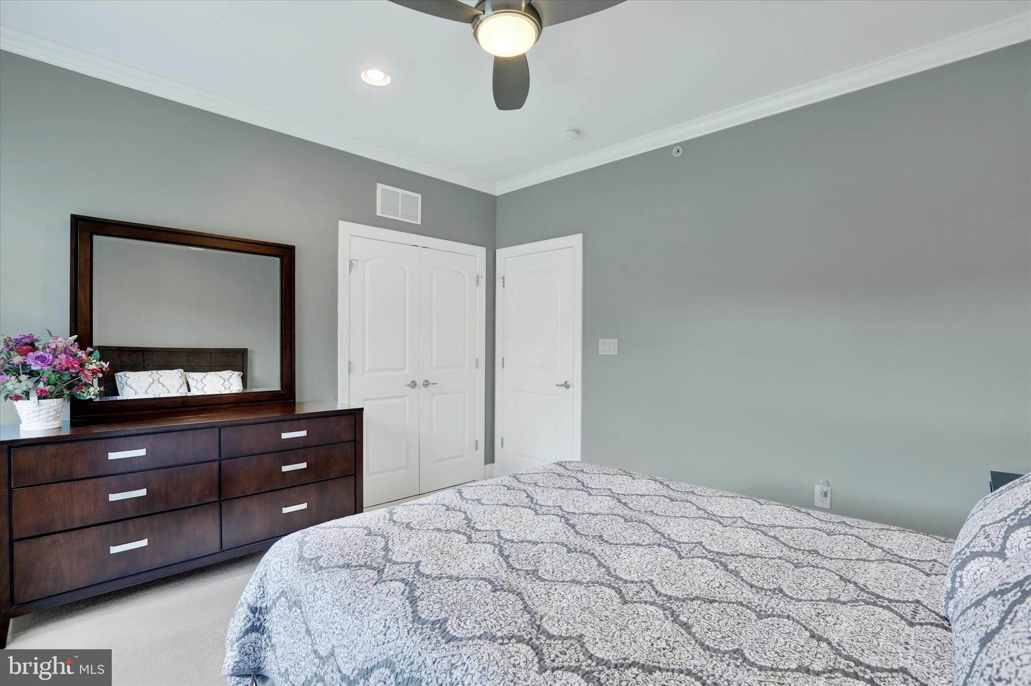 WALDEN SQUARE - Residential