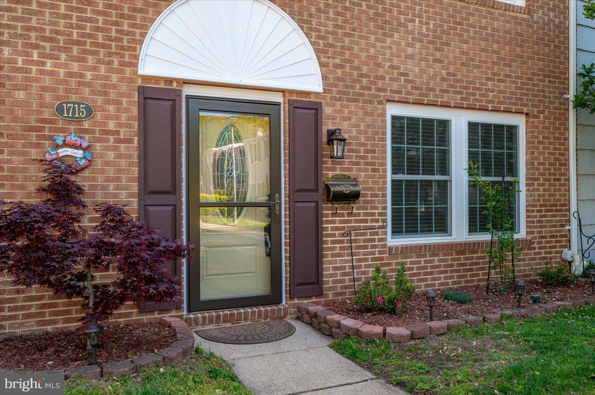 CROFTON TOWNE - Residential