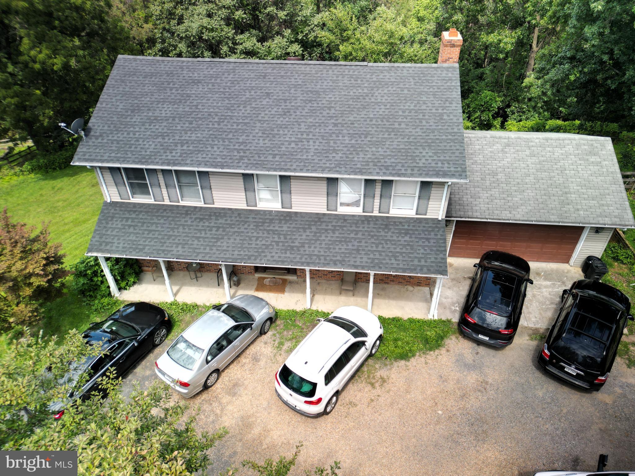 Exceptional Opportunity! This spacious home offers over 3,000 square feet of living space across three levels and is ready for its next owner to make it shine. With a few updates and your personal touch, this property has outstanding potential.
Featuring 4 generously sized bedrooms, 3.5 bathrooms, a large kitchen, a welcoming family room with a fireplace, and a separate formal dining room, the home provides an excellent layout for both everyday living and entertaining. The unfinished basement is a blank canvas, ready to become the recreation room, home theater, gym, or additional living space you’ve always envisioned.
Situated on a beautiful 1.03-acre lot with peaceful wooded views, you’ll enjoy privacy while being just 2 miles from I-66, offering convenient access to shopping, dining, and commuting routes.