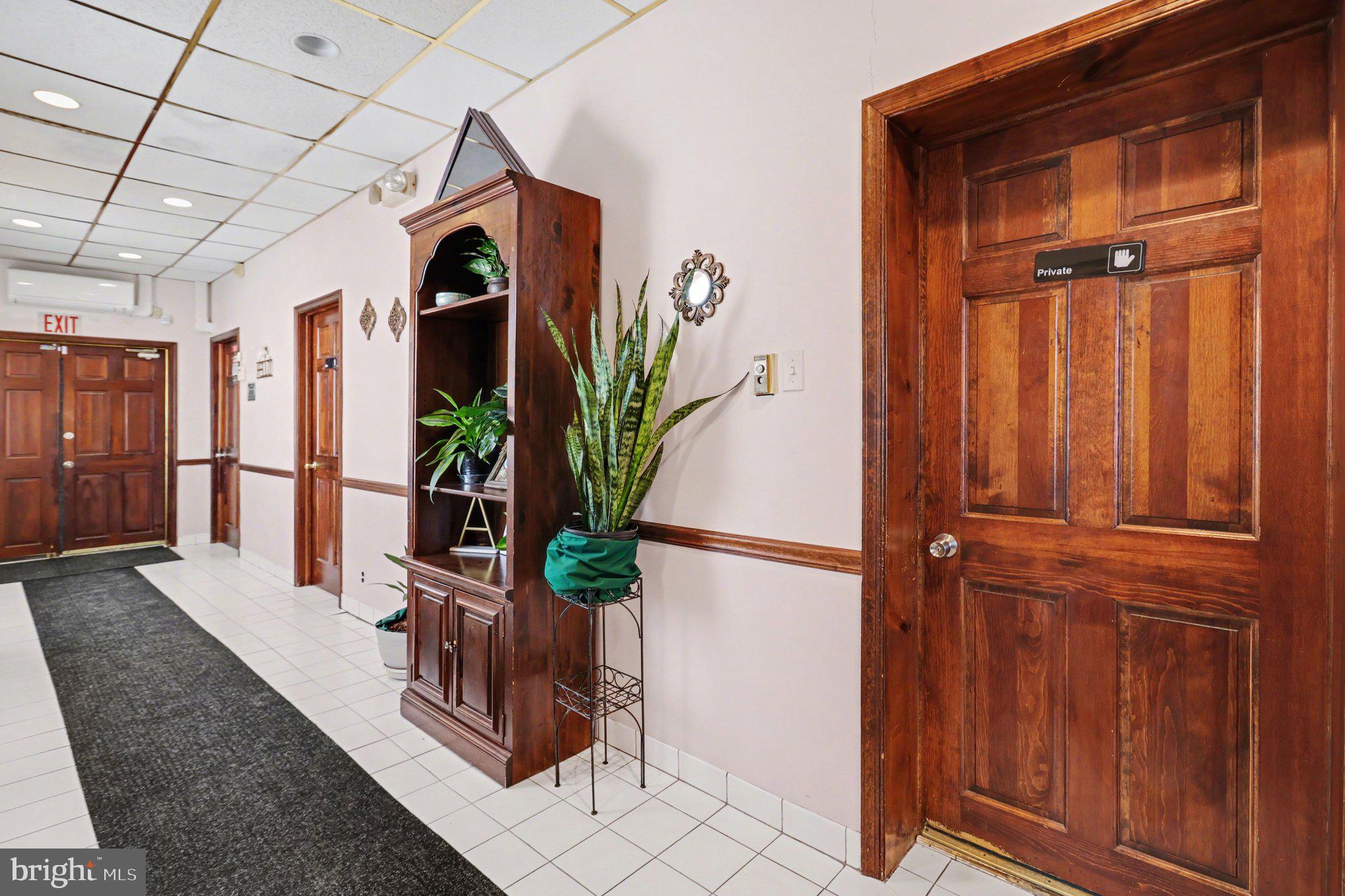 HOLMESBURG - Business Opportunity