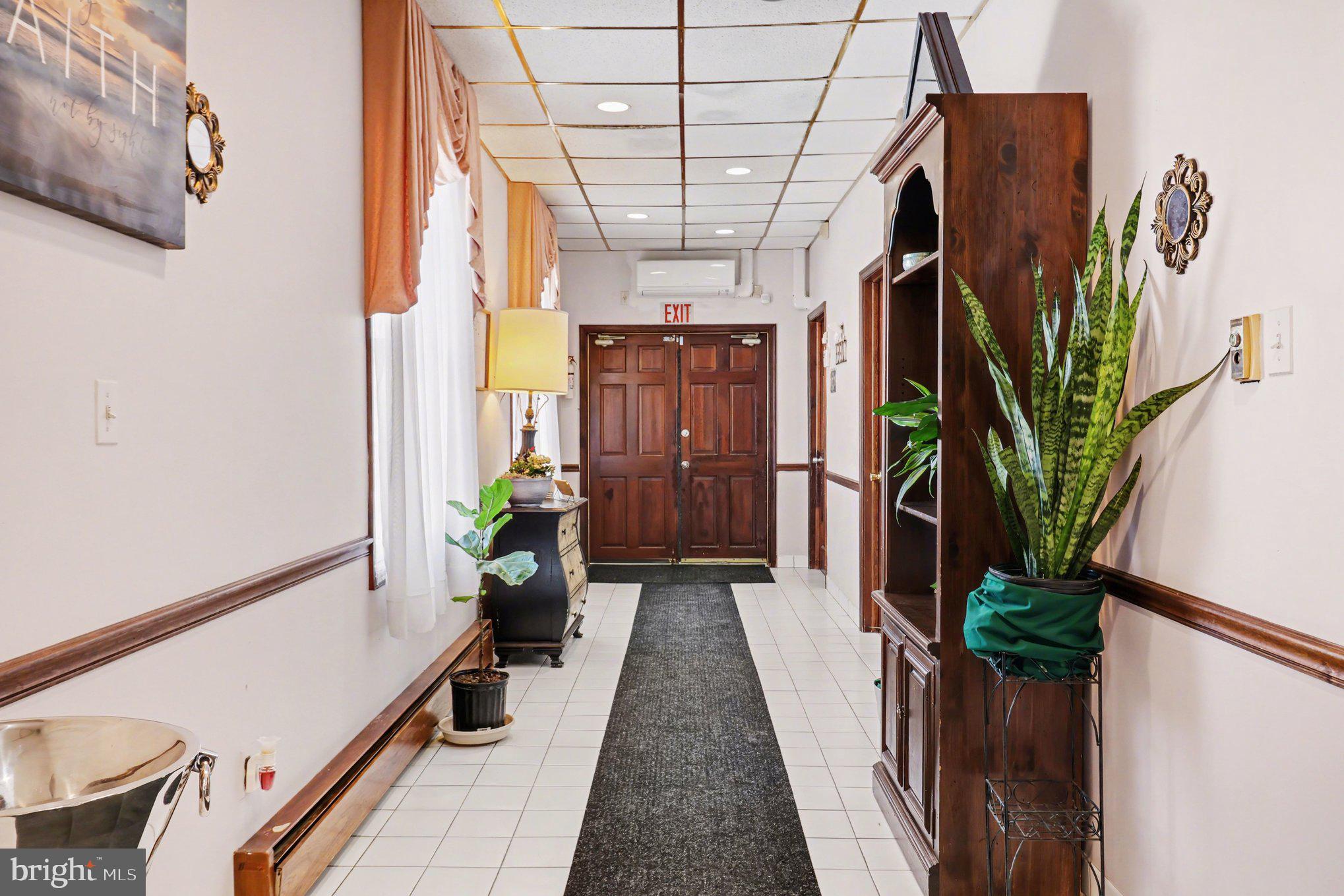 HOLMESBURG - Business Opportunity