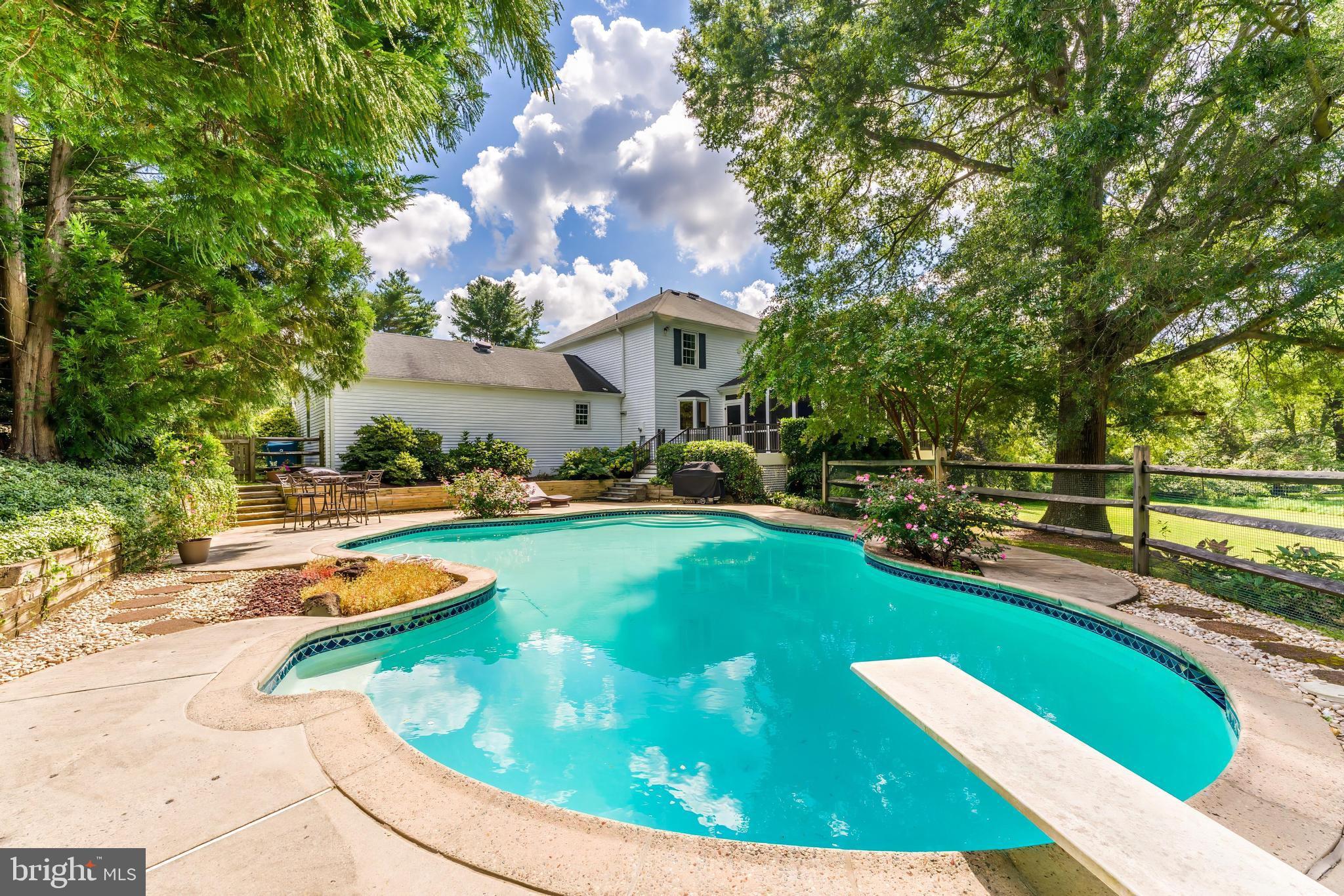 HICKORY CREEK - Residential