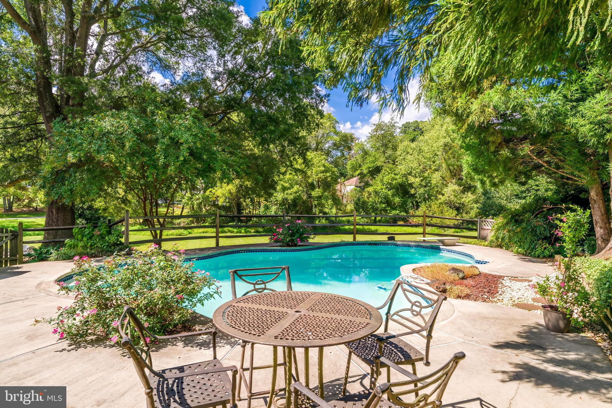 HICKORY CREEK - Residential