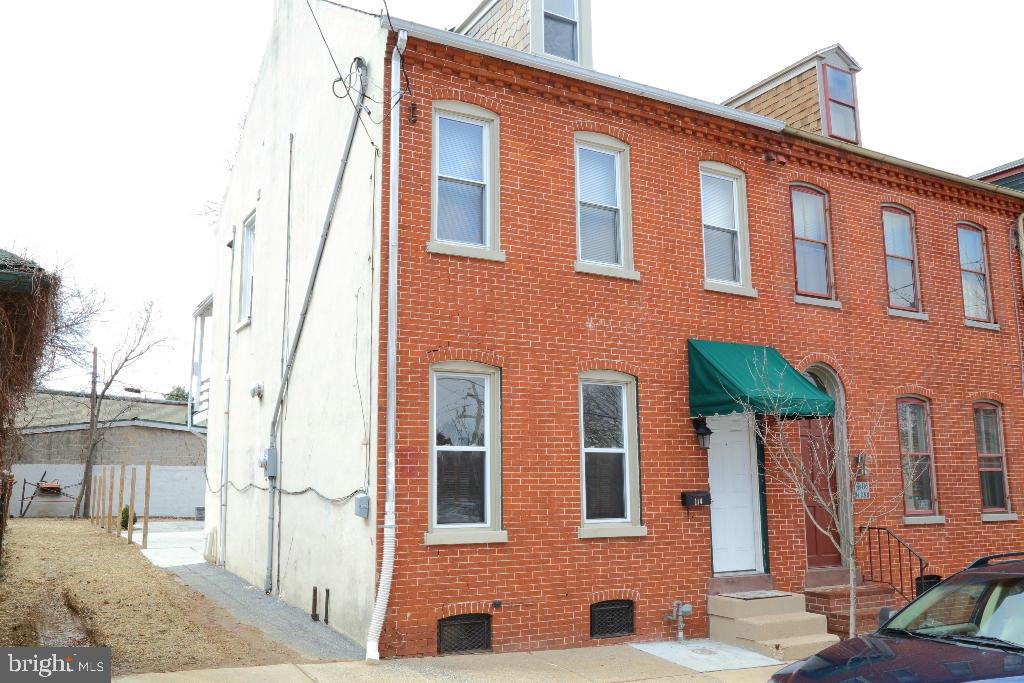 Unique innovative floor plan, ideal for entertaining, well planned kitchen with all appliances, living room with gas fireplace, possible off-street parking, super efficient furnace.