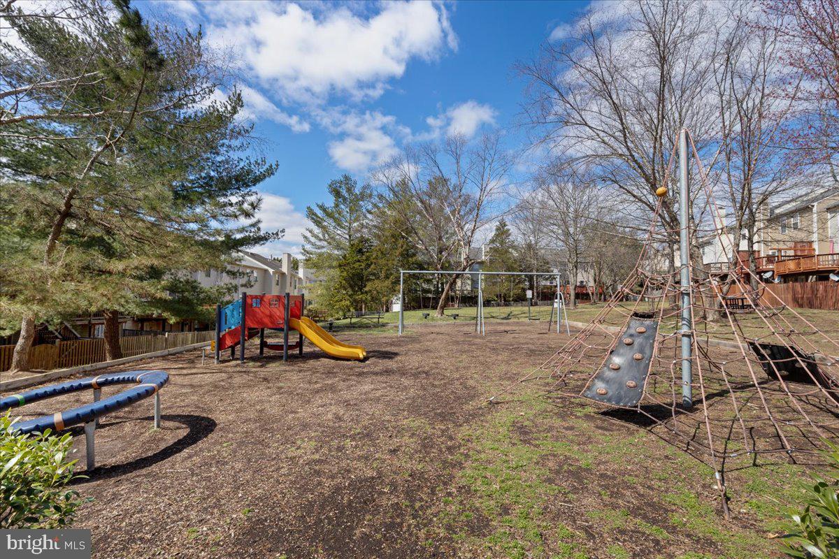 NORTH HART RUN - Residential