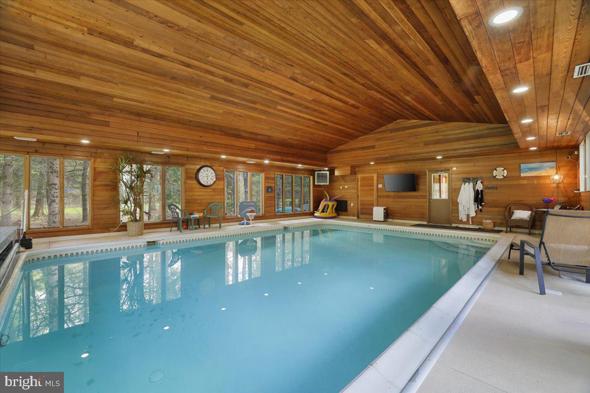 POCONO LAKE - Residential