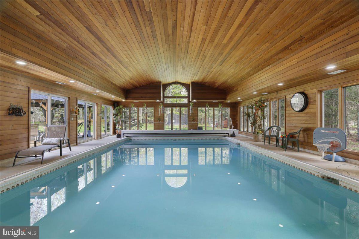 POCONO LAKE - Residential