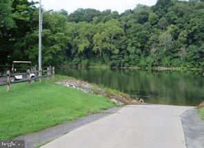 RIVER BEND - Land