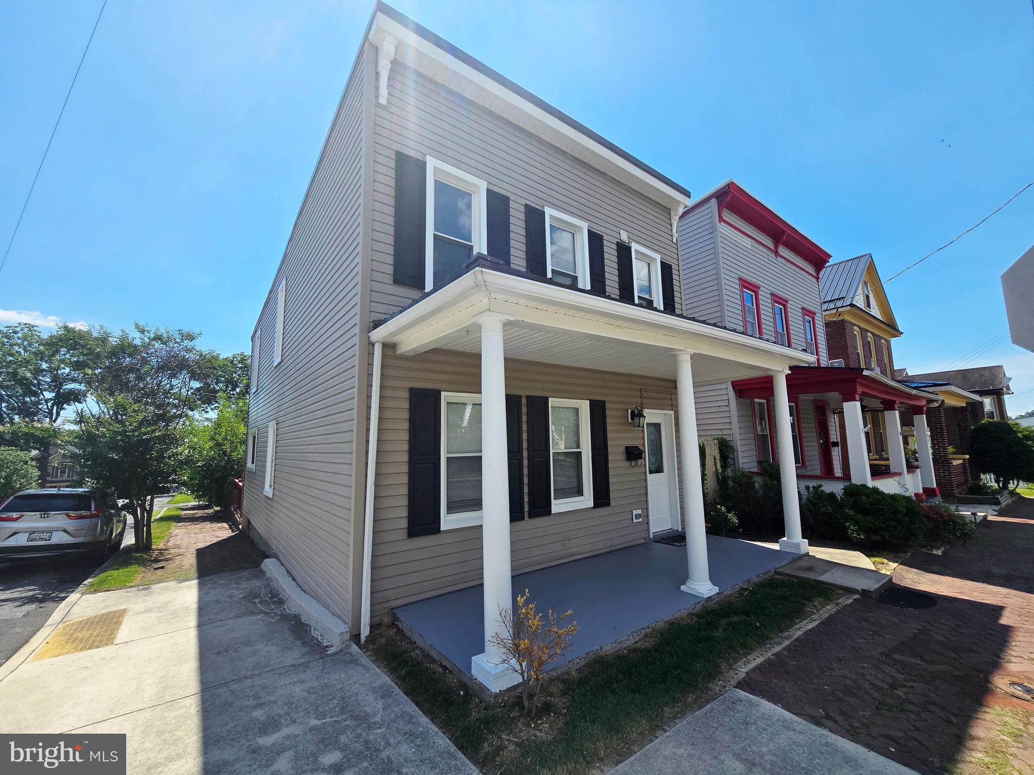 WEST SIDE - Residential