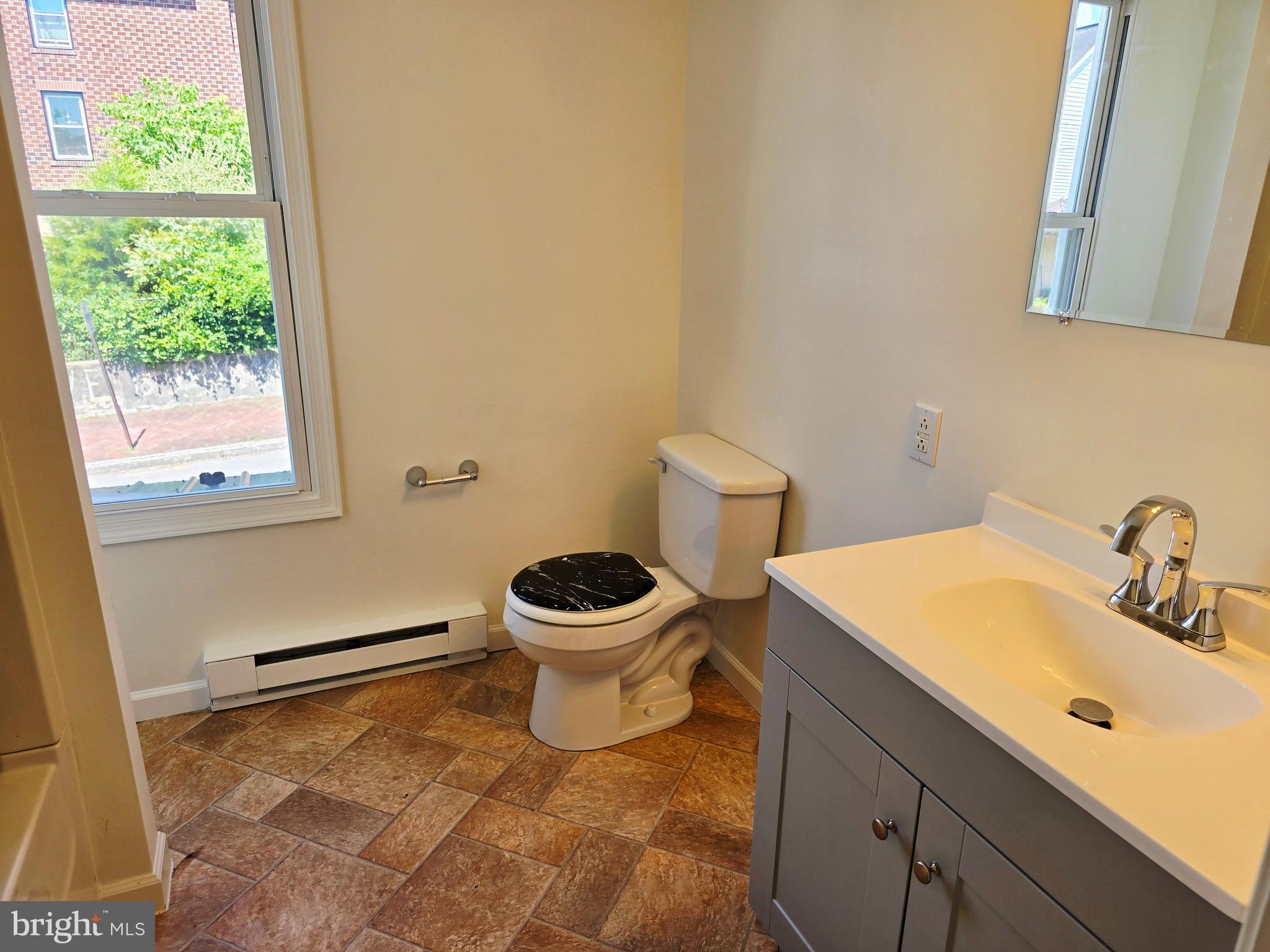 WEST SIDE - Residential