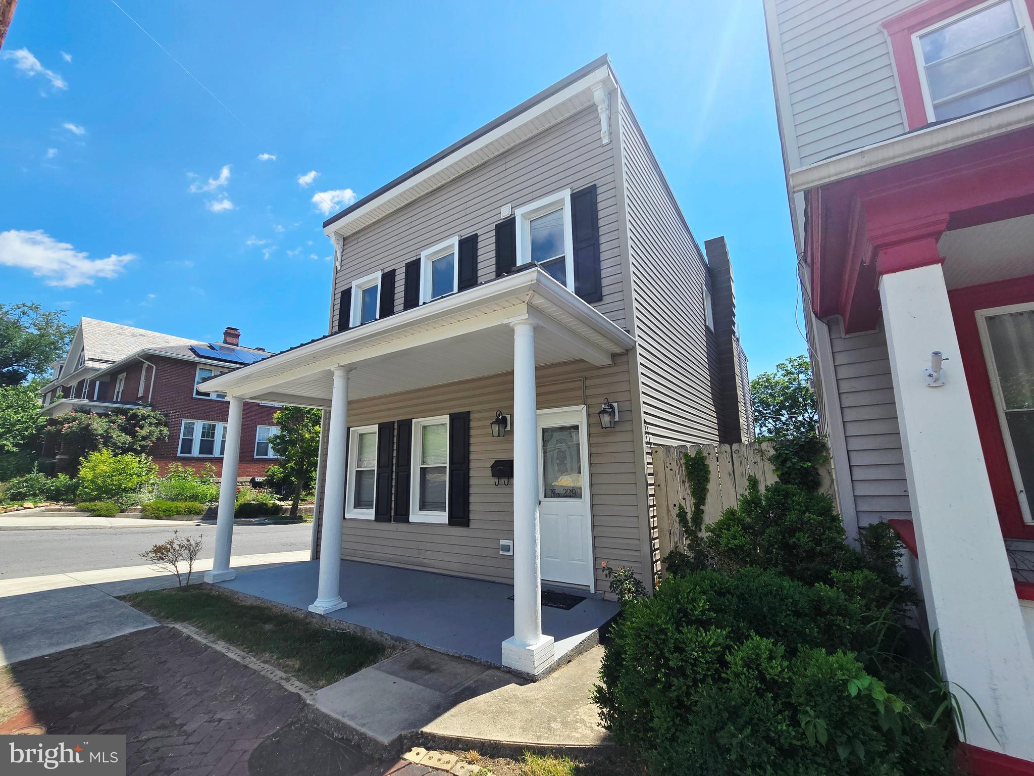 WEST SIDE - Residential
