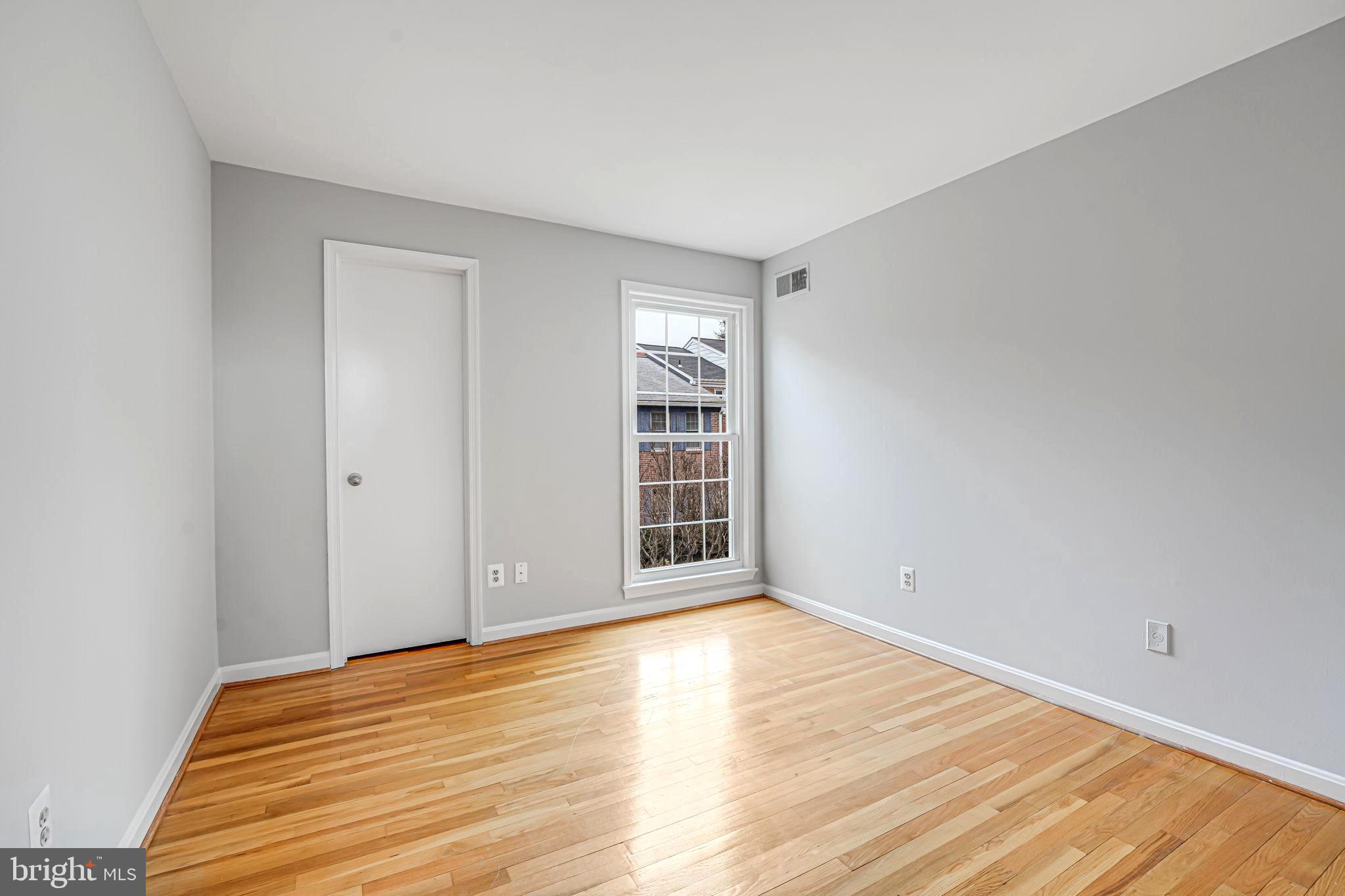 WESTMORELAND SQUARE - Residential