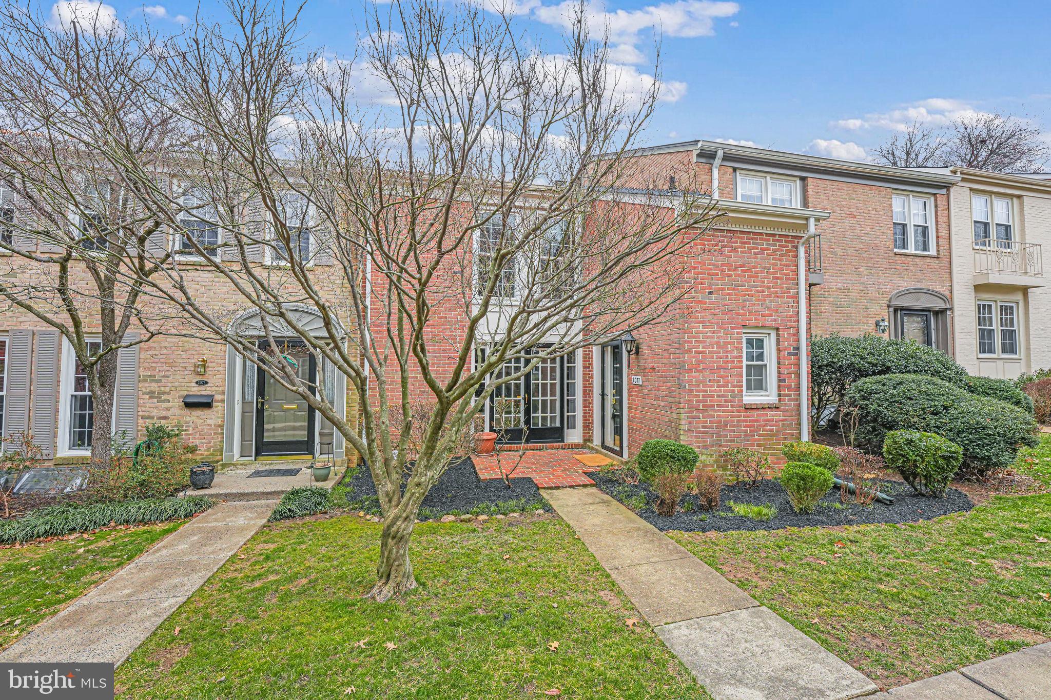 WESTMORELAND SQUARE - Residential