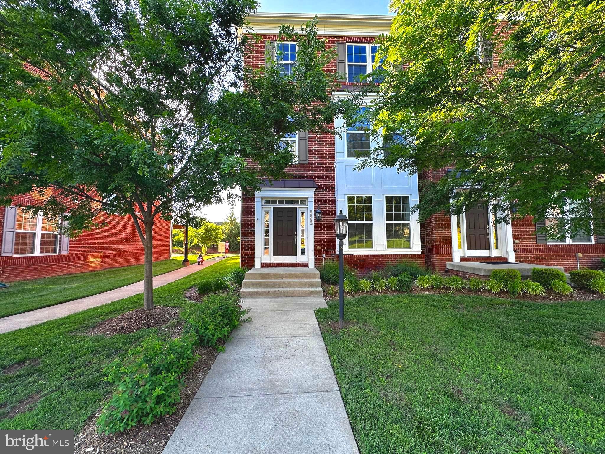 GRANT CORNER - Residential Lease