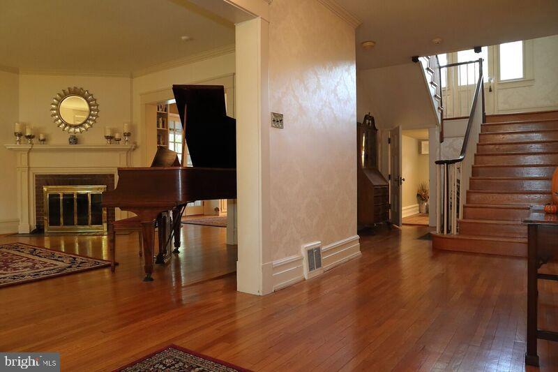 SCHOOL LANE HILLS - Residential